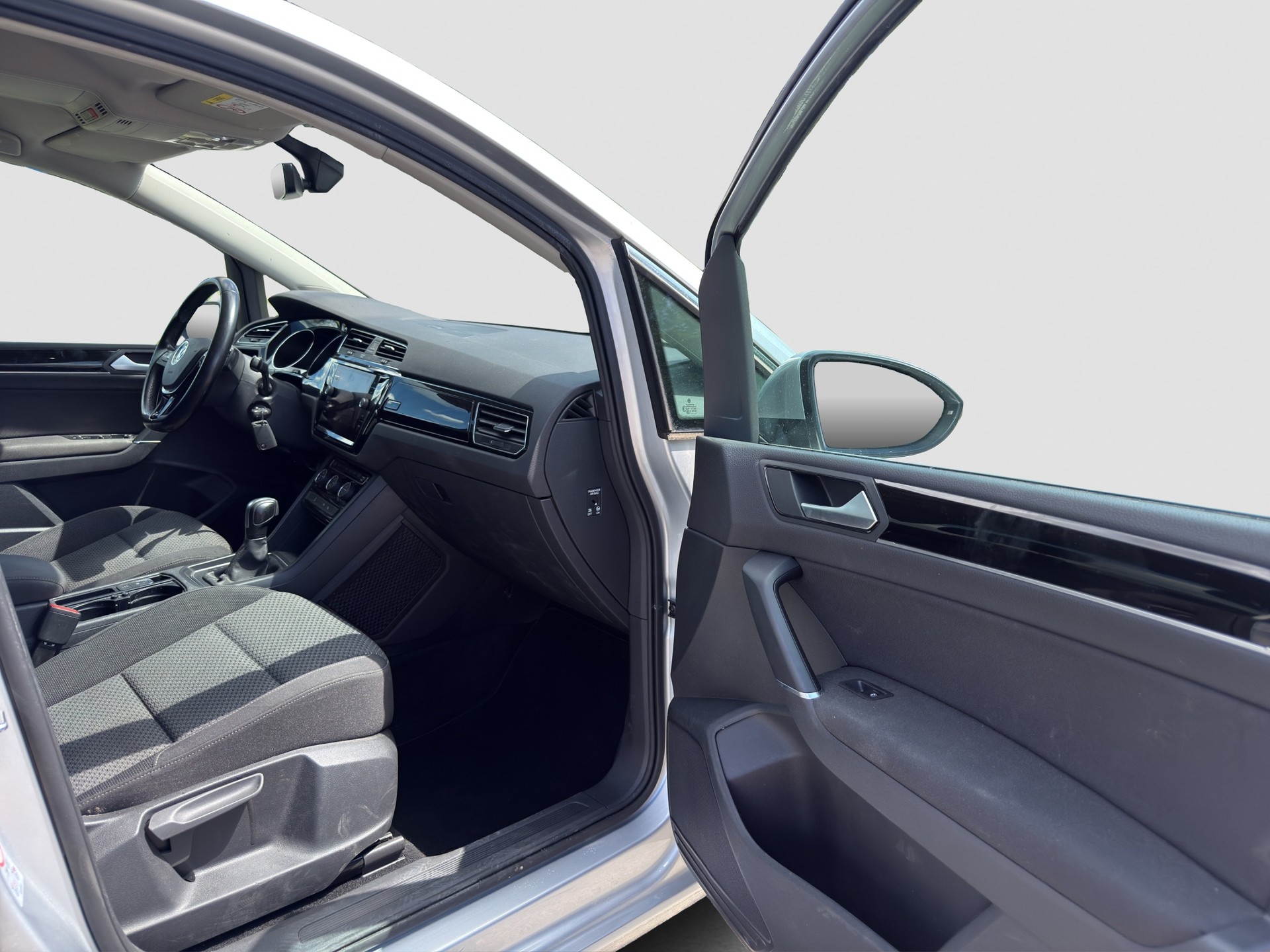 VW Touran 2.0 TDI BlueMotion Technology Comfortline DSG ** Frisch ab MFK & Service ** ACC ** Navi ** Sitzheizung **-image-11
