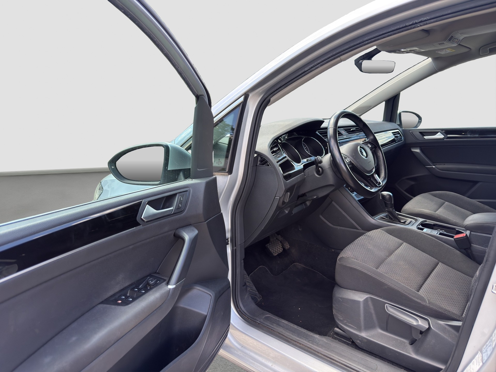 VW Touran 2.0 TDI BlueMotion Technology Comfortline DSG ** Frisch ab MFK & Service ** ACC ** Navi ** Sitzheizung **-image-12