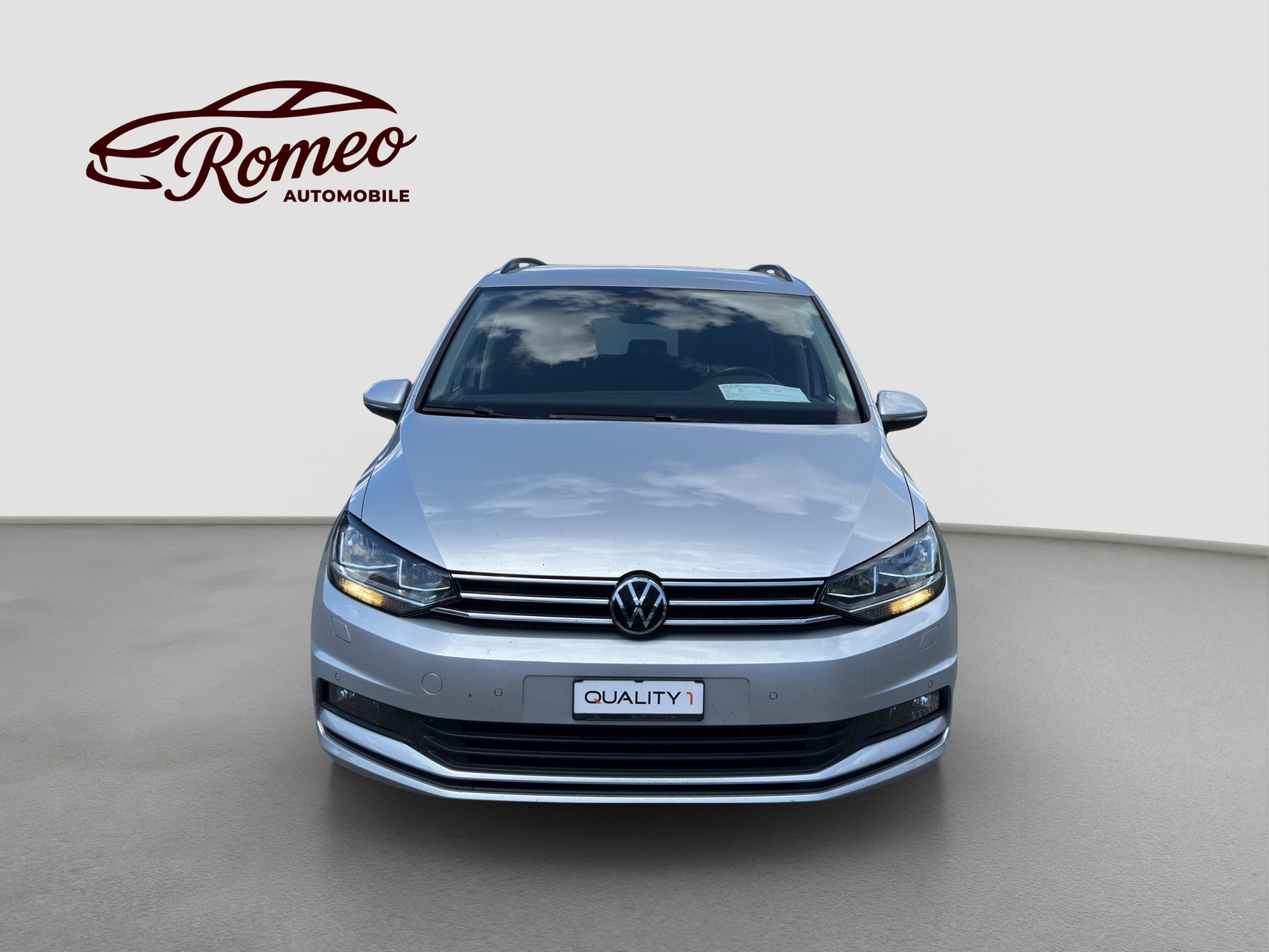 VW Touran 2.0 TDI BlueMotion Technology Comfortline DSG ** Frisch ab MFK & Service ** ACC ** Navi ** Sitzheizung **-image-4