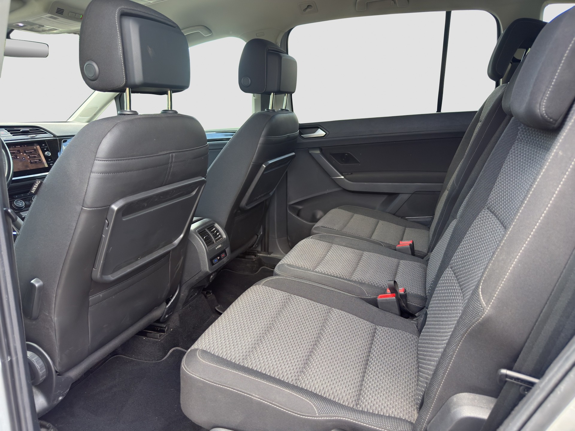VW Touran 2.0 TDI BlueMotion Technology Comfortline DSG ** Frisch ab MFK & Service ** ACC ** Navi ** Sitzheizung **-image-13