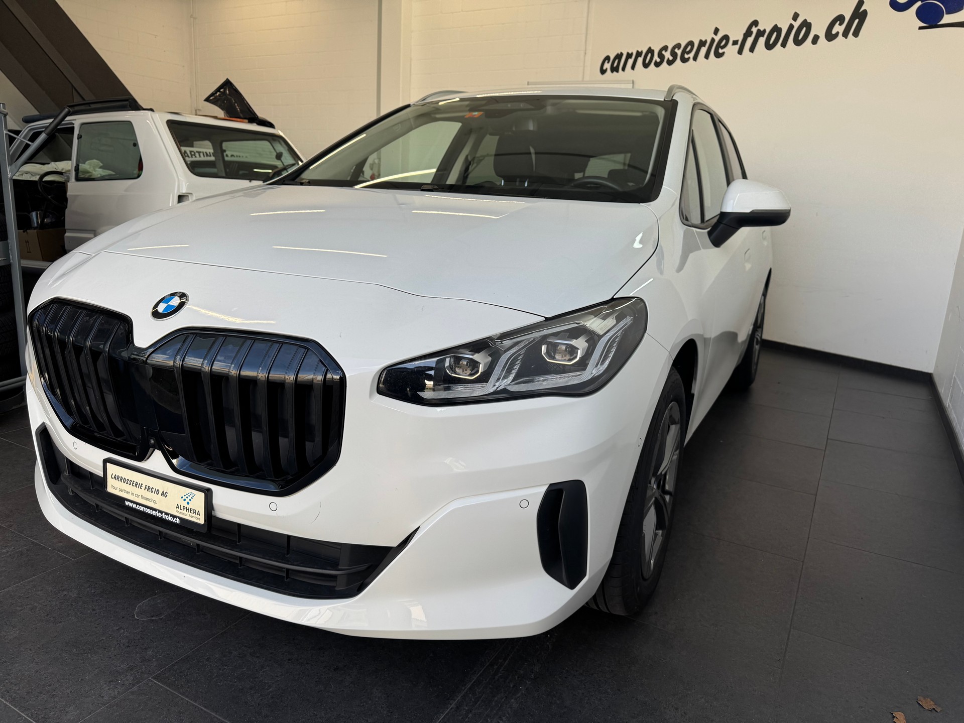 BMW 223d Active Tourer xDrive DKG-showroom-element-2