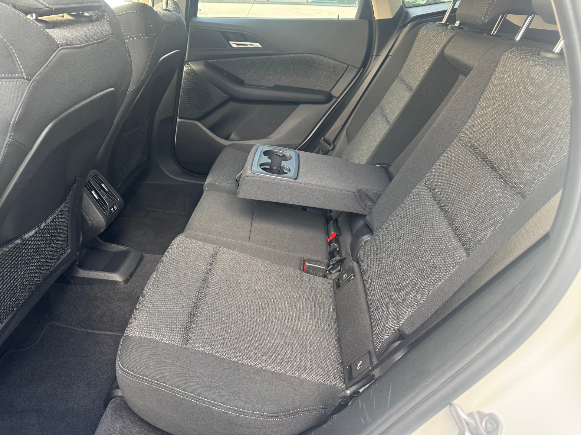 BMW 223d Active Tourer xDrive DKG-image-11