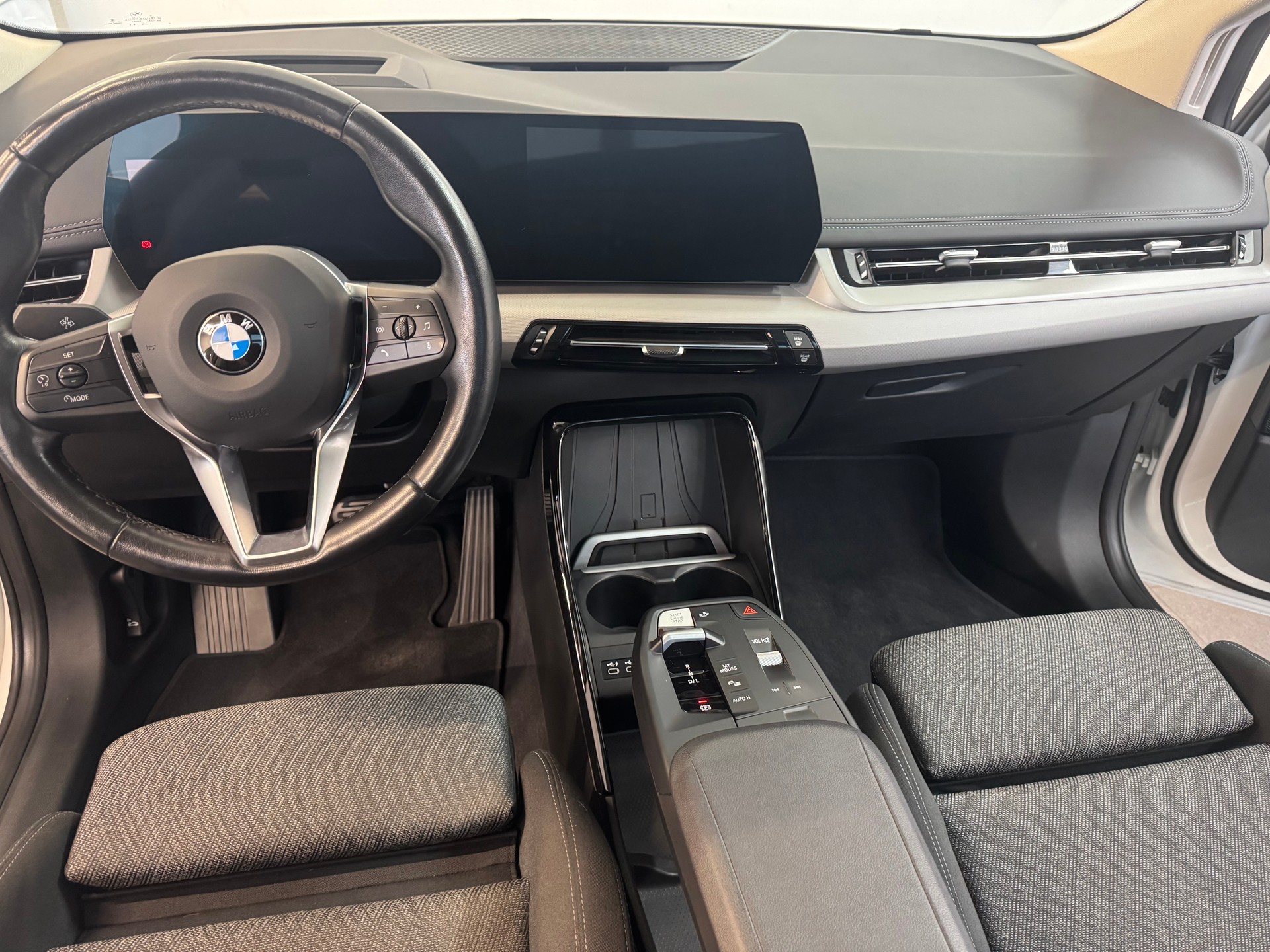 BMW 223d Active Tourer xDrive DKG-image-5