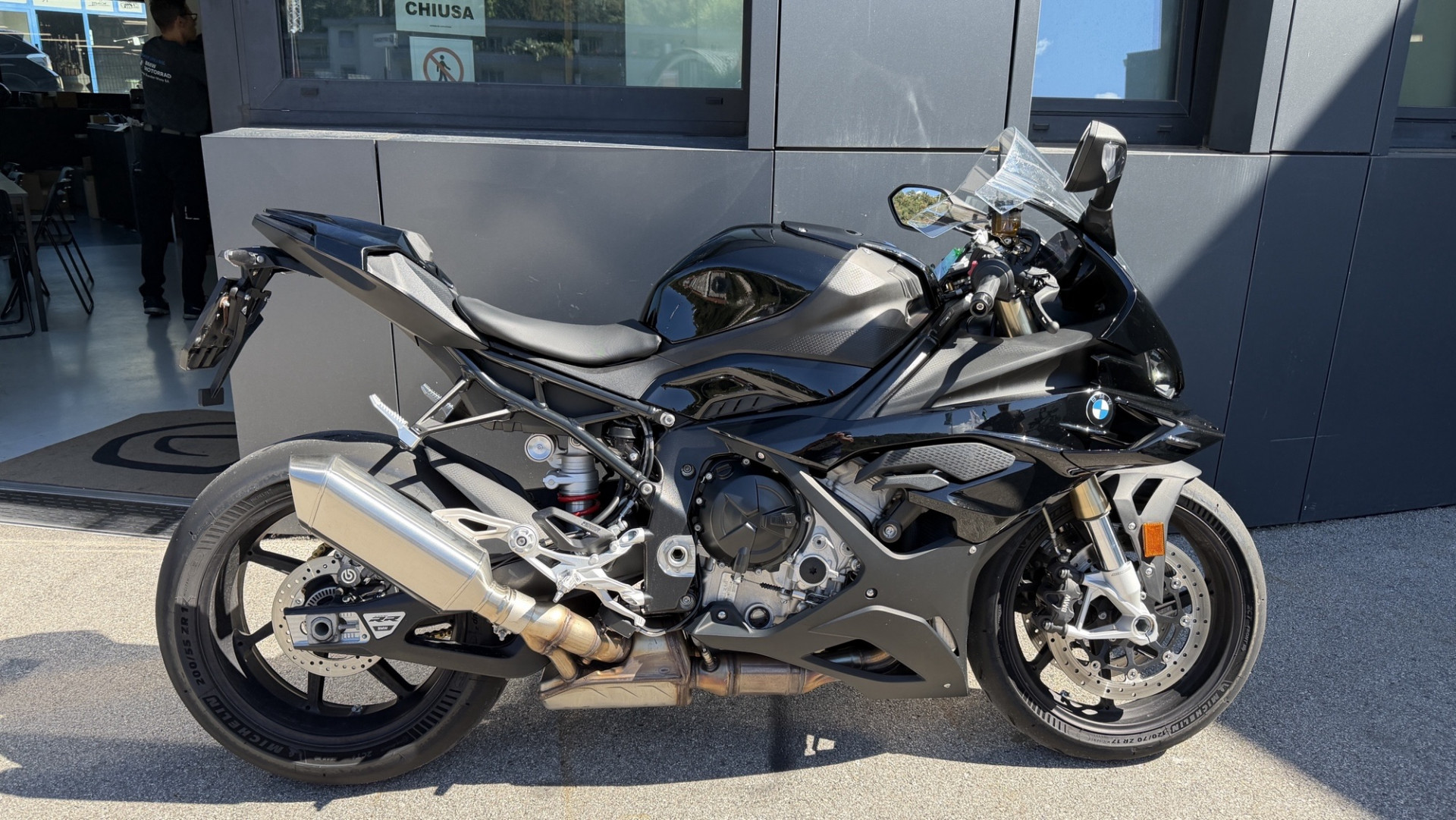 BMW S 1000 RR-image-0