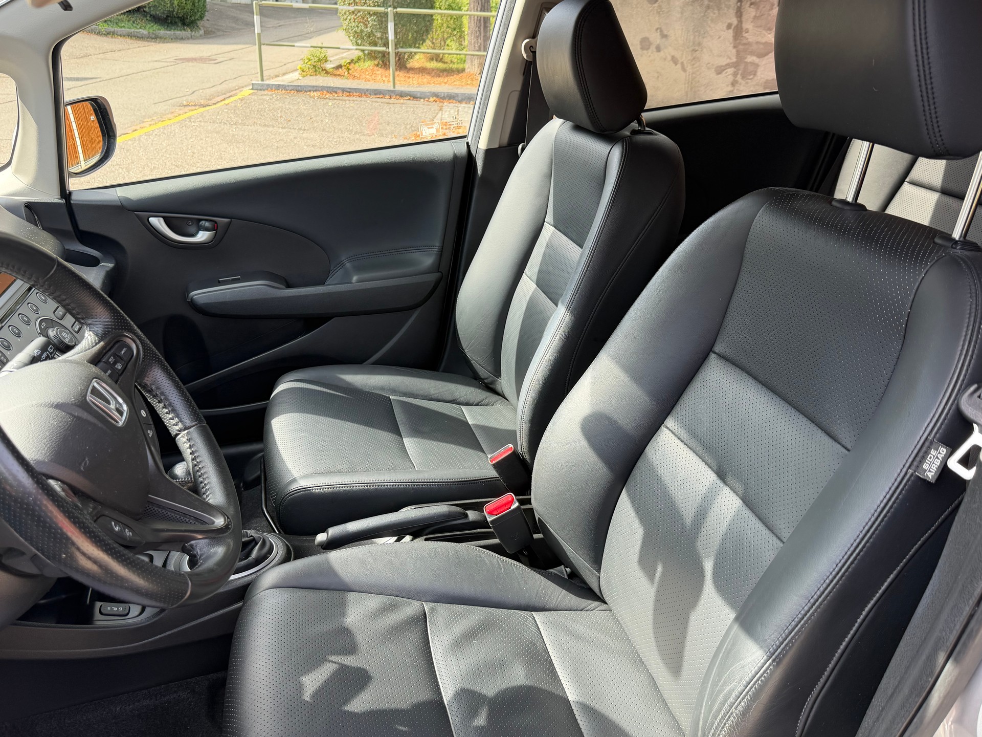 HONDA Jazz 1.4i Exclusive-showroom-element-2
