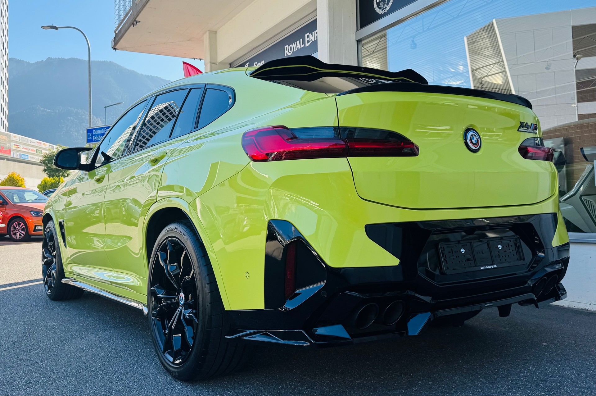 BMW X4M xDrive M Competition Steptronic-showroom-element-3
