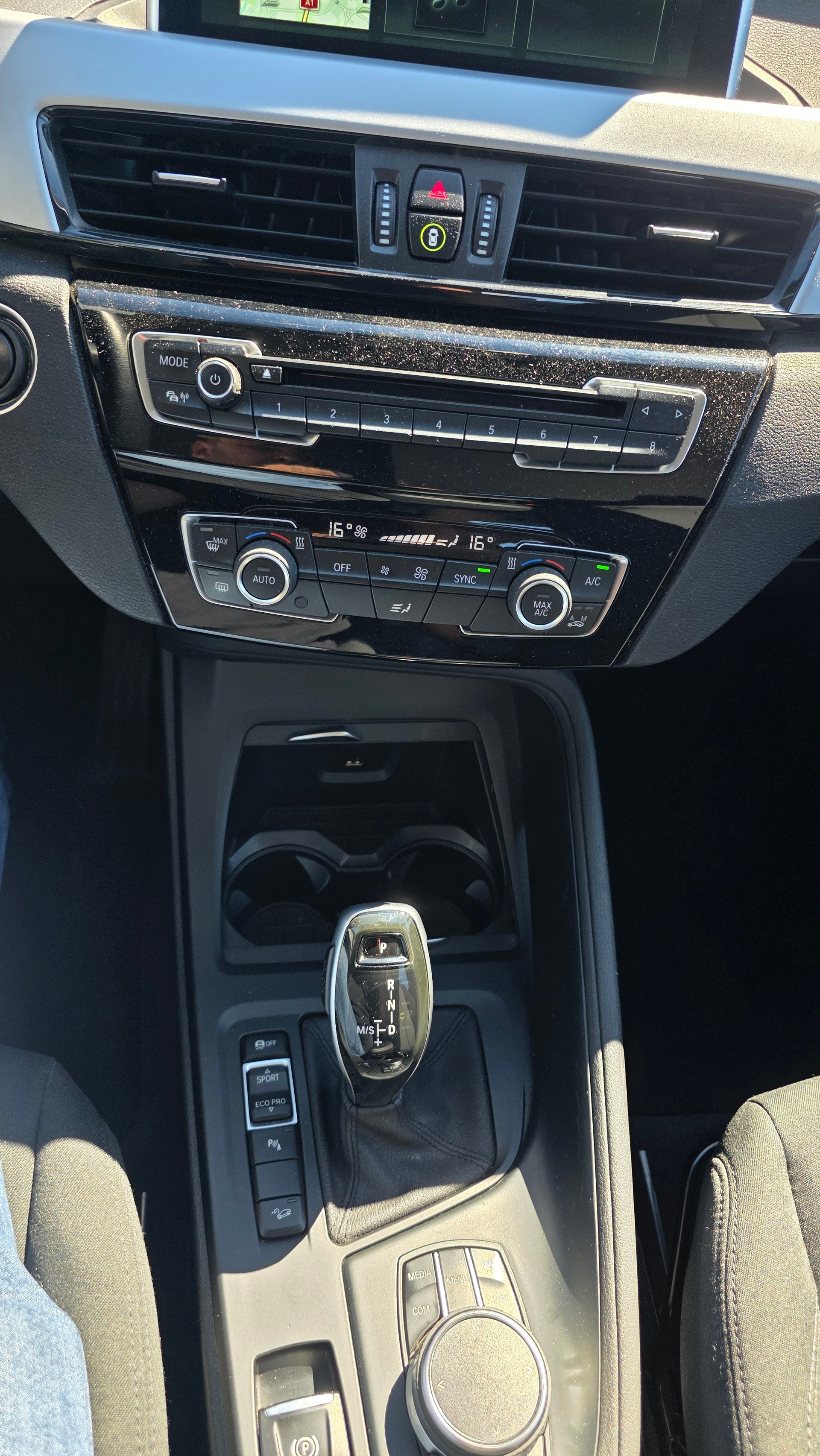 BMW X1 xDrive 18d Essential Edition Steptronic-image-11