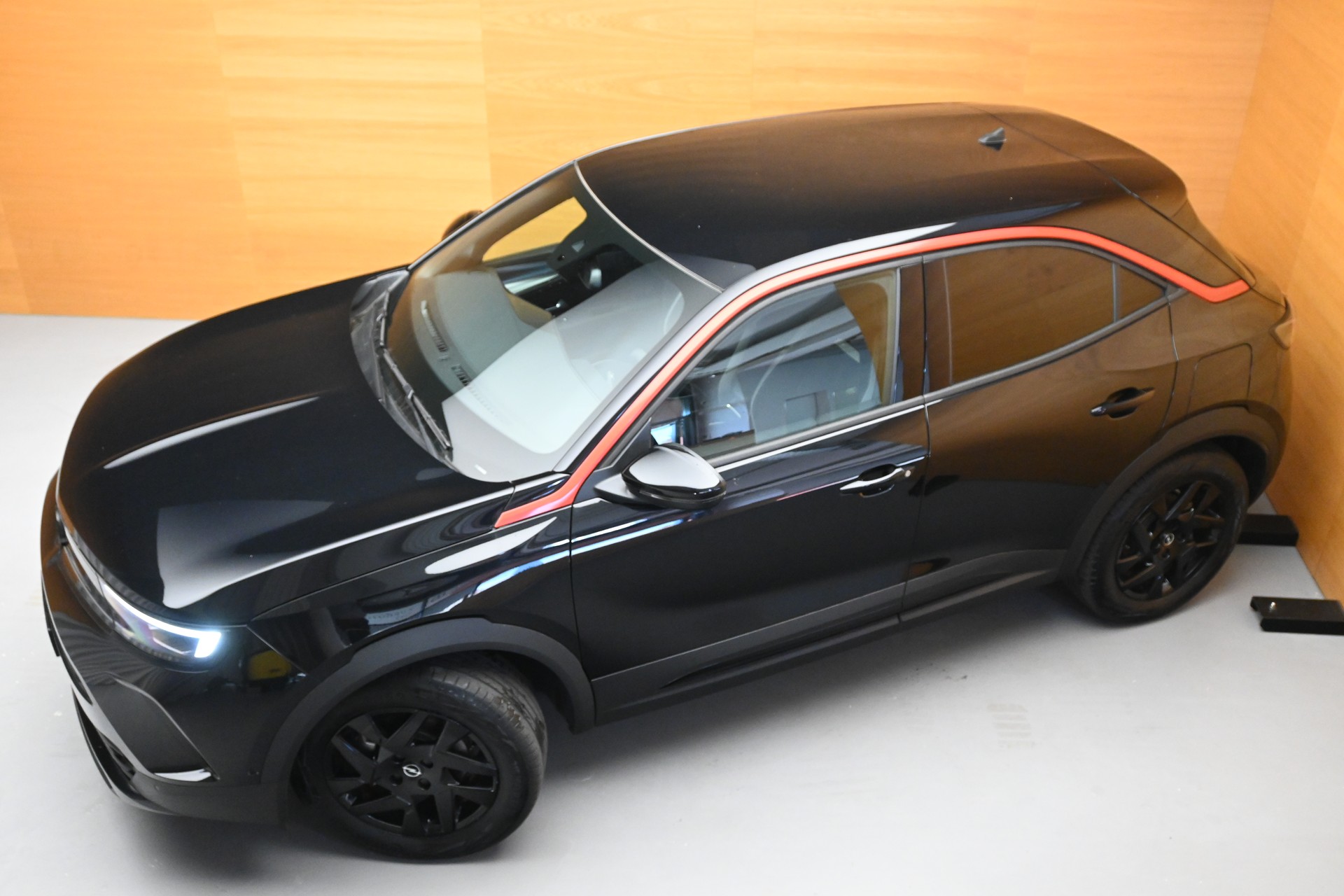 OPEL Mokka e Blitz-showroom-element-2