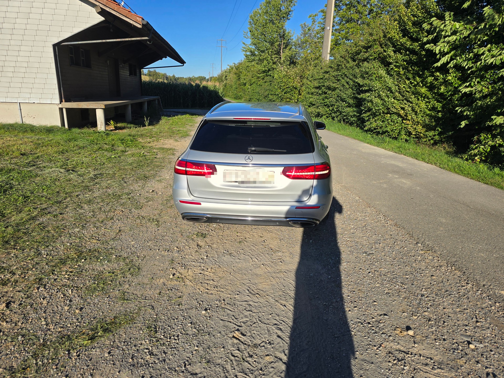 MERCEDES-BENZ E 200 Exclusive-image-3