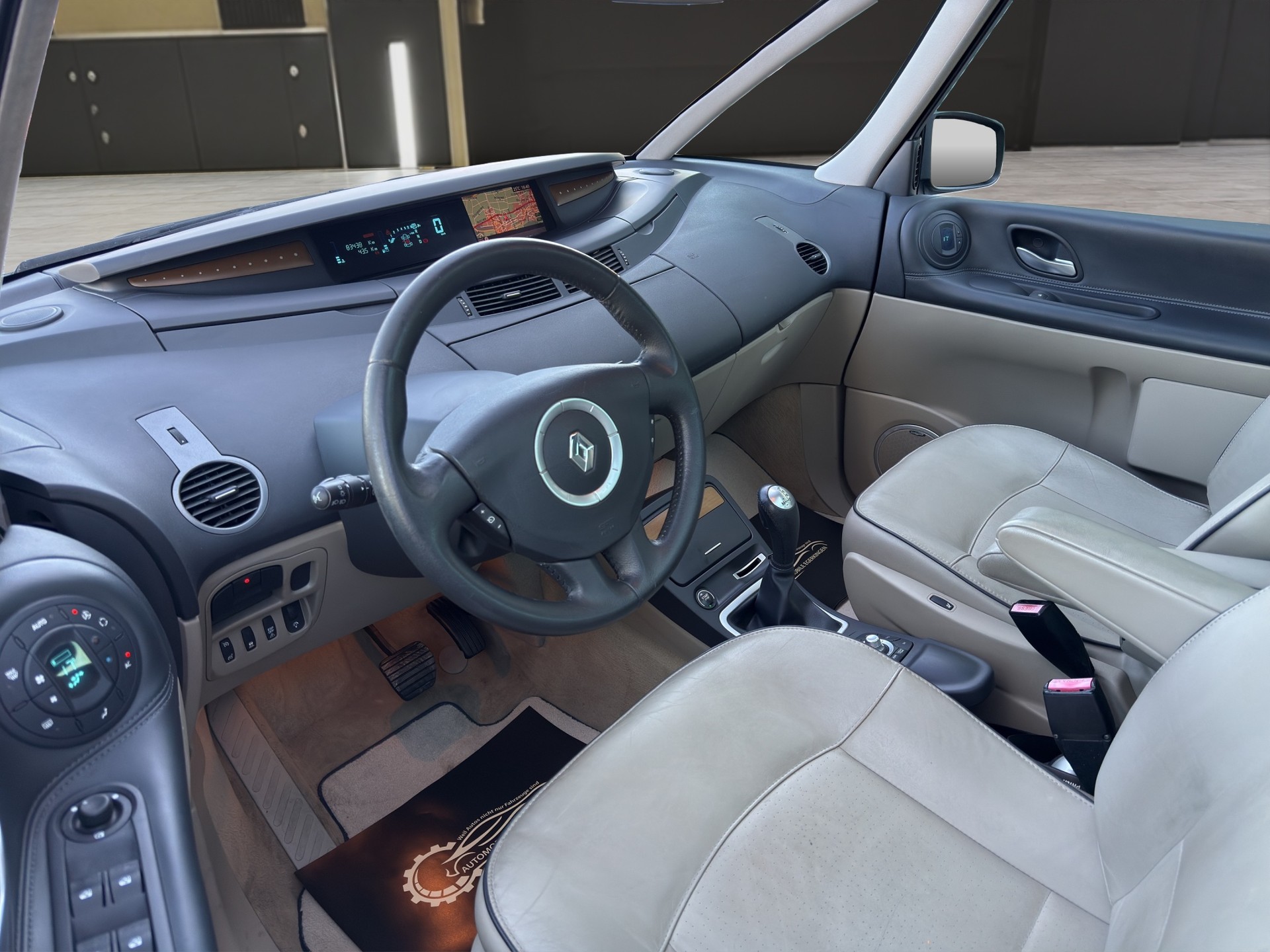 RENAULT Grand Espace 3.5 24V V6 Initiale-image-8