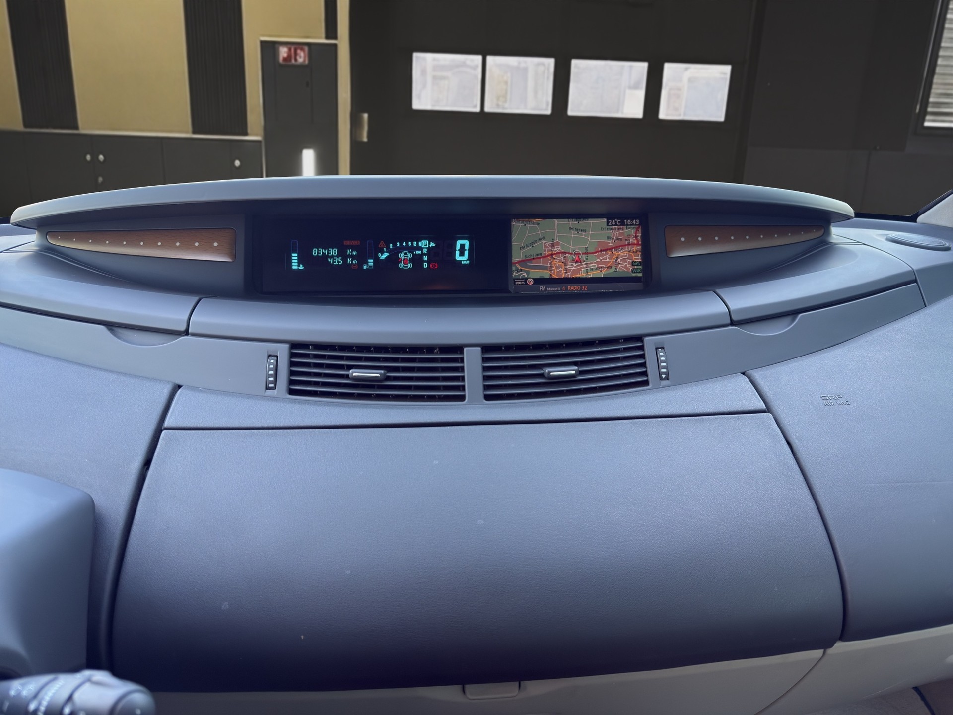 RENAULT Grand Espace 3.5 24V V6 Initiale-image-16