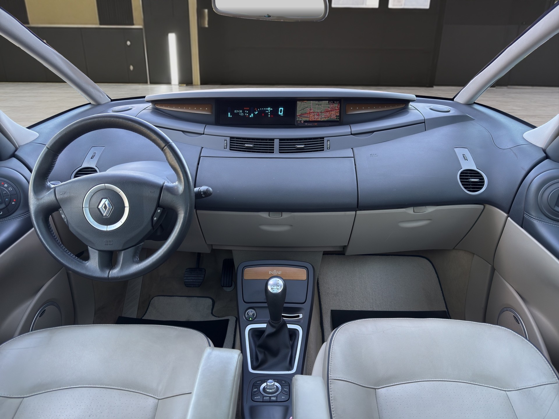 RENAULT Grand Espace 3.5 24V V6 Initiale-image-10