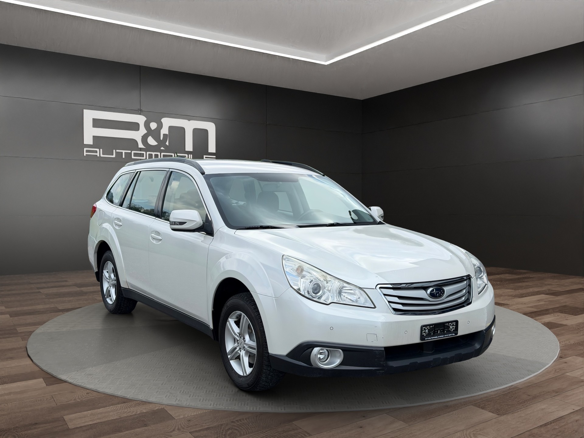 SUBARU Outback 2.5i Swiss AWD Lineartronic