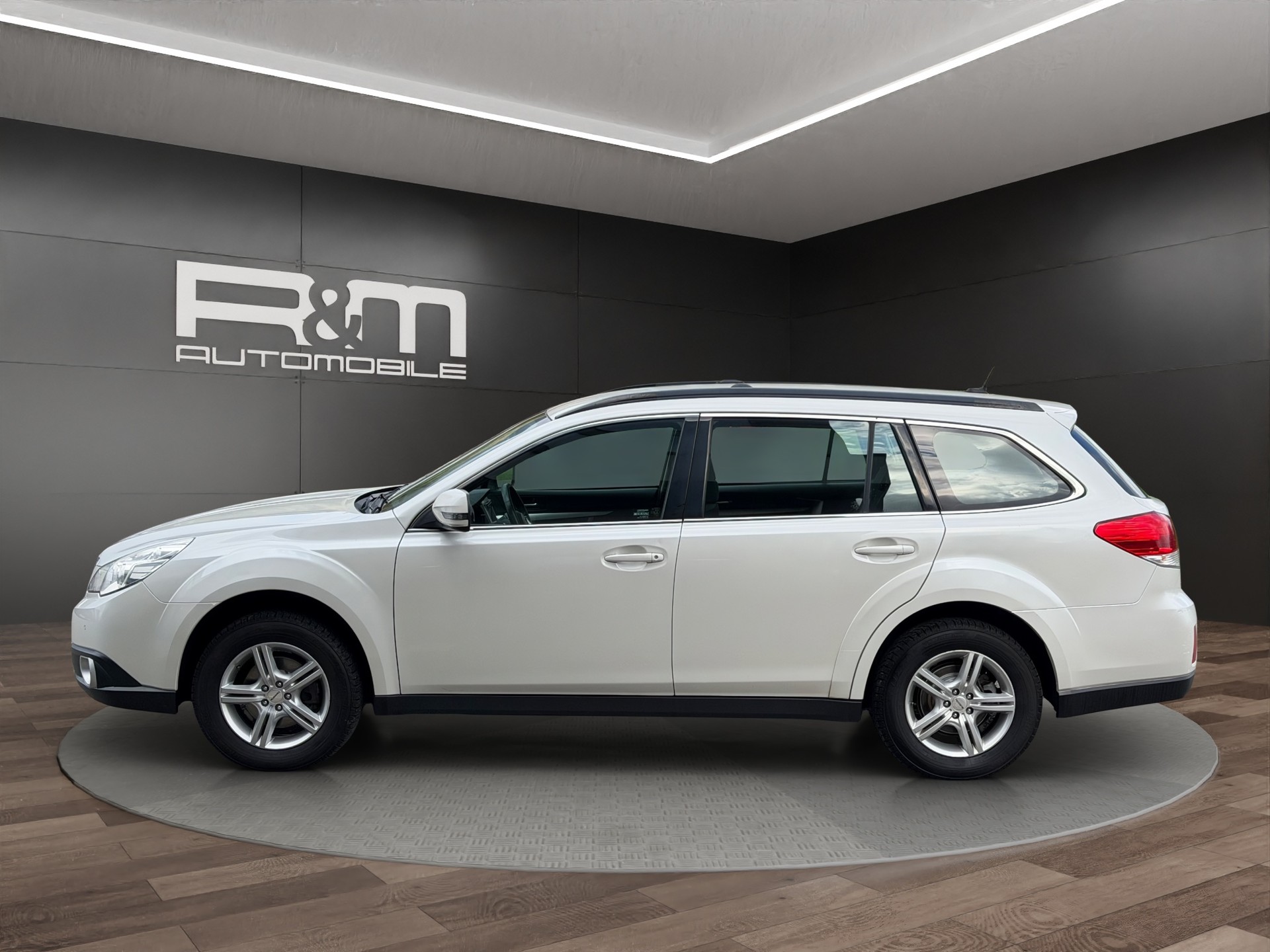 SUBARU Outback 2.5i Swiss AWD Lineartronic-image-6