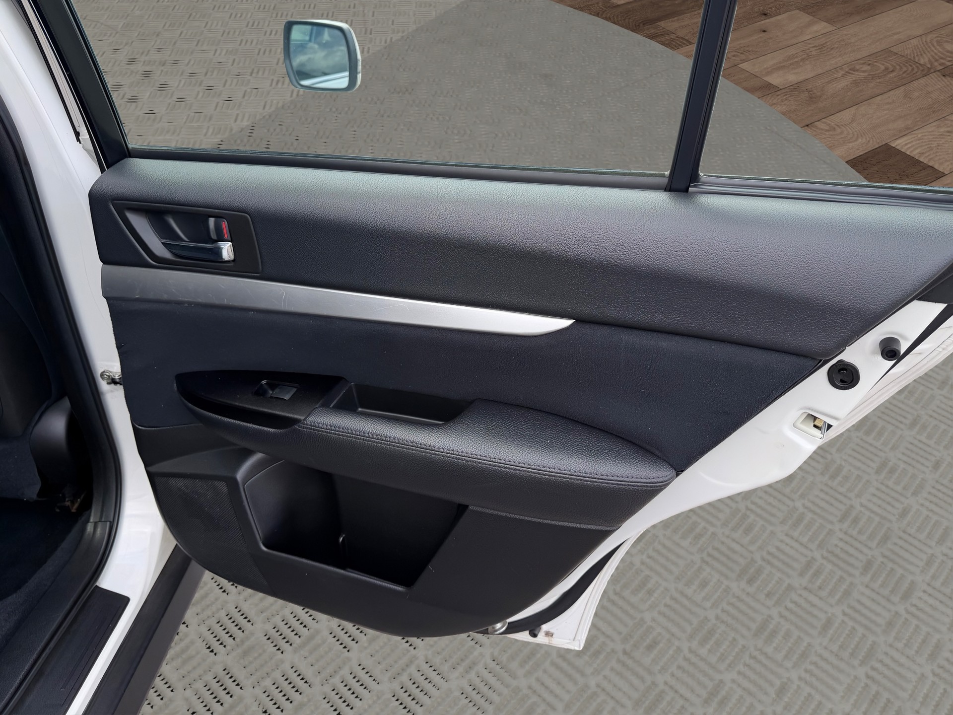 SUBARU Outback 2.5i Swiss AWD Lineartronic-image-18