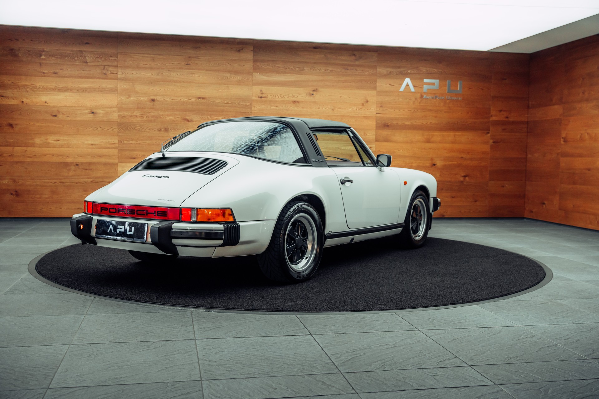 PORSCHE 911 Carrera Targa-image-18