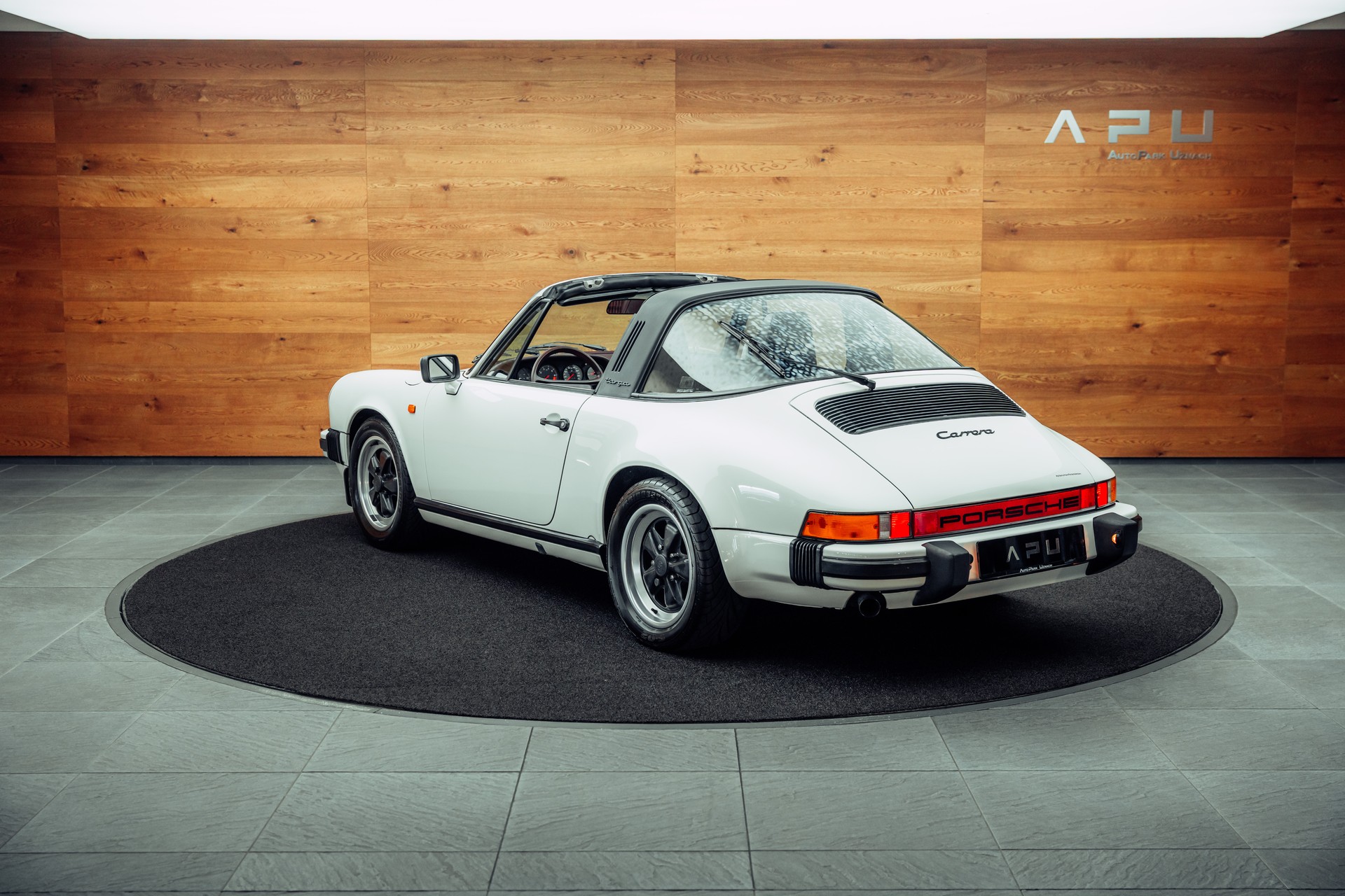 PORSCHE 911 Carrera Targa-showroom-element-2