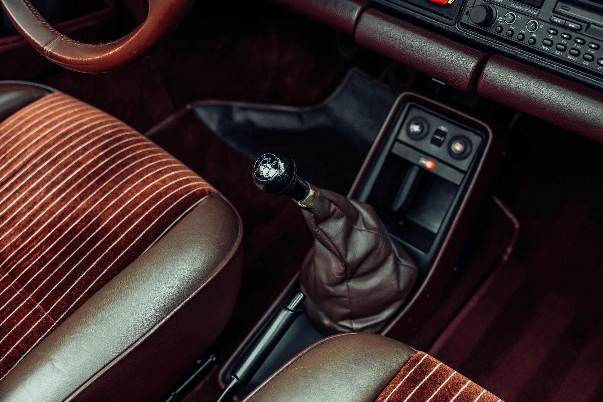 PORSCHE 911 Carrera Targa-image-10