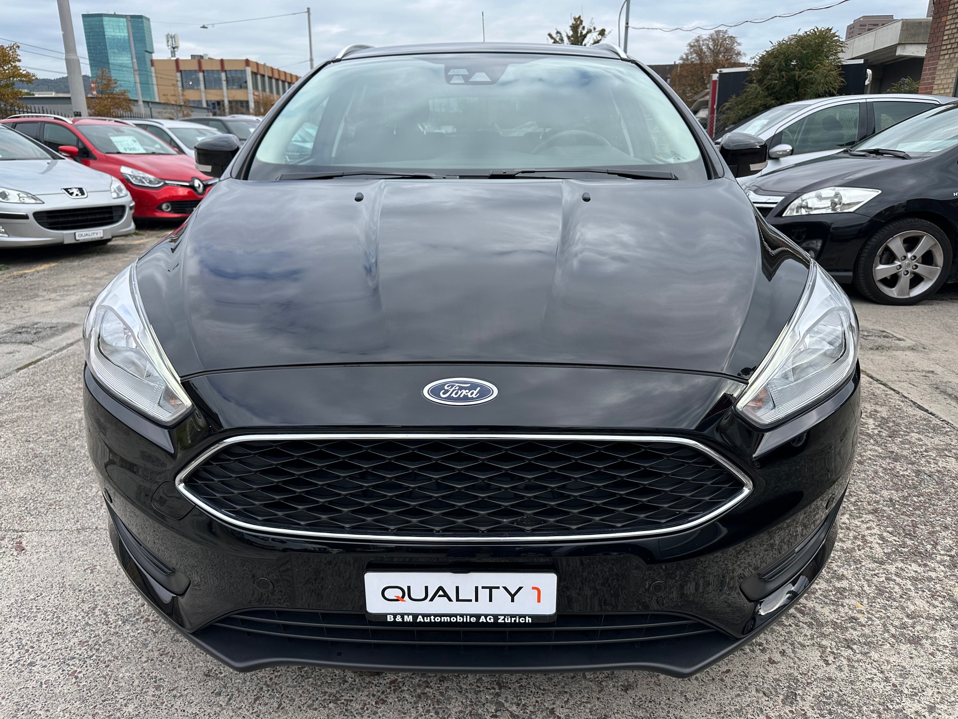 FORD Focus 1.0 SCTi Business Automatic-showroom-element-1