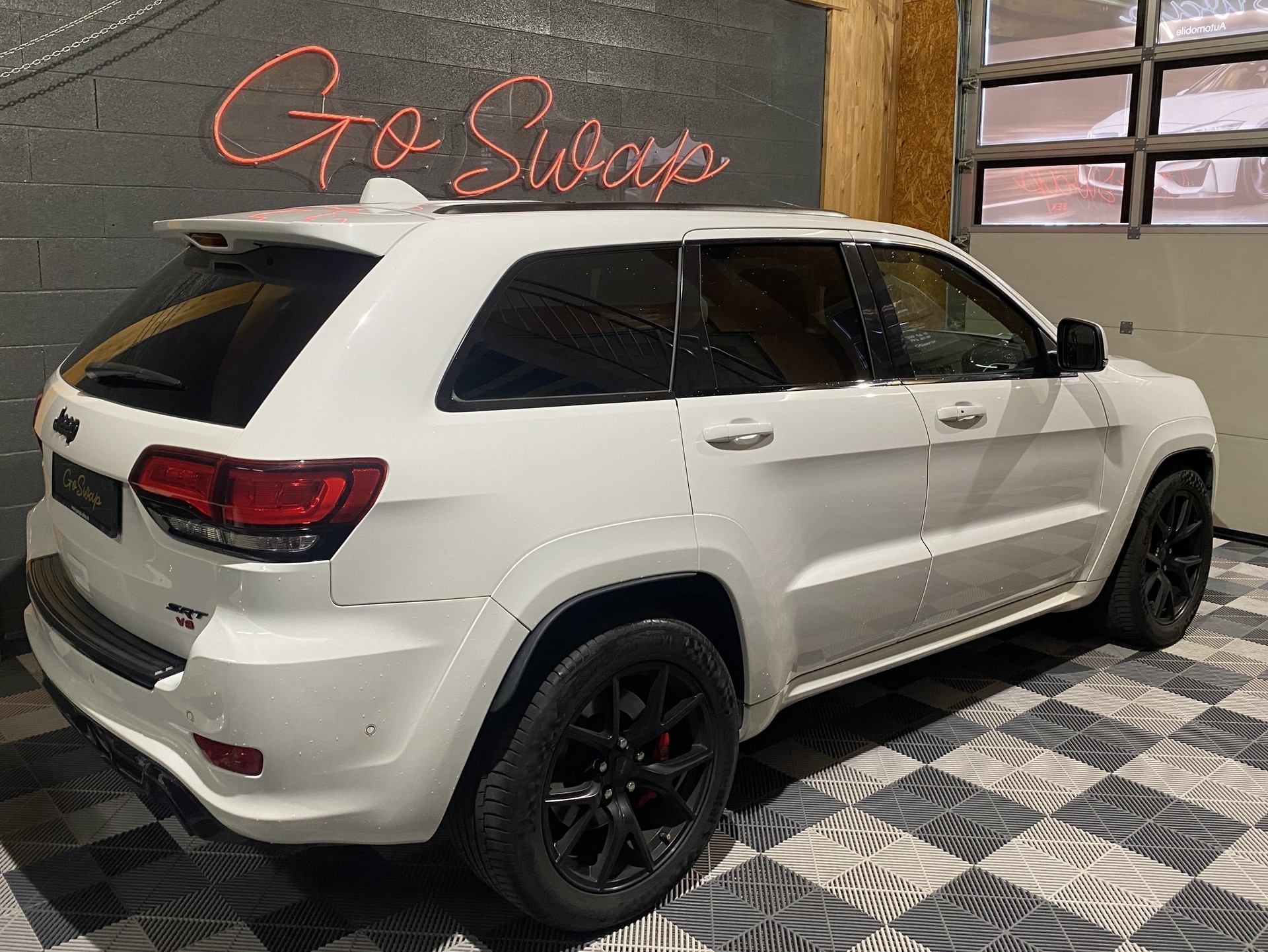 JEEP Grand Cherokee 6.4 V8 HEMI SRT8 Automatic-showroom-element-3
