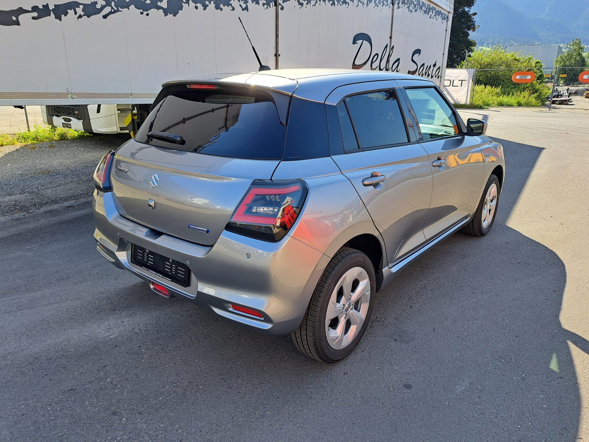 SUZUKI SWIFT 1.2 1st Edition Hybrid 4x4 MY- Mild-Hybrid-image-4