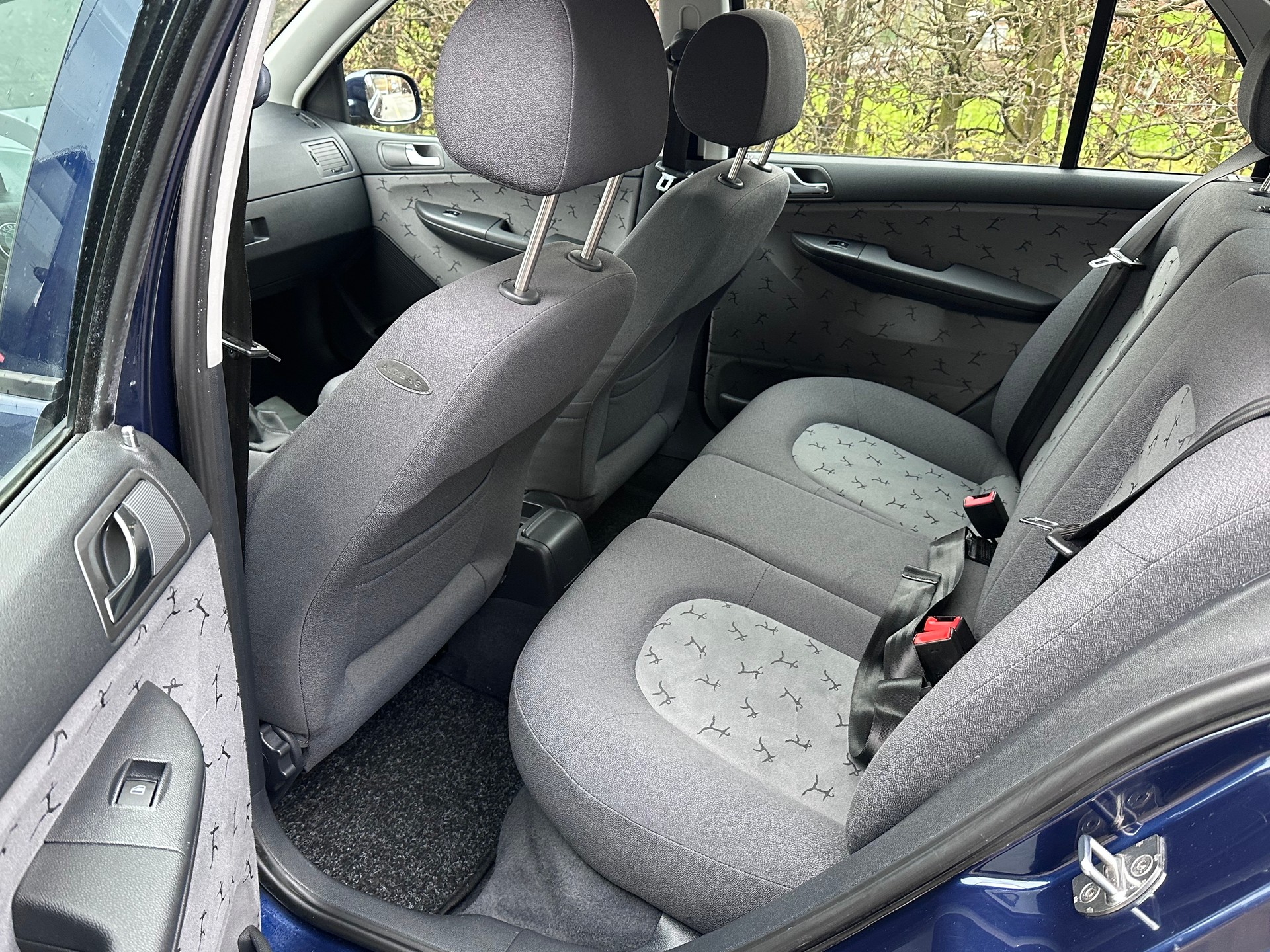 SKODA Fabia 2.0 Elegance-image-9