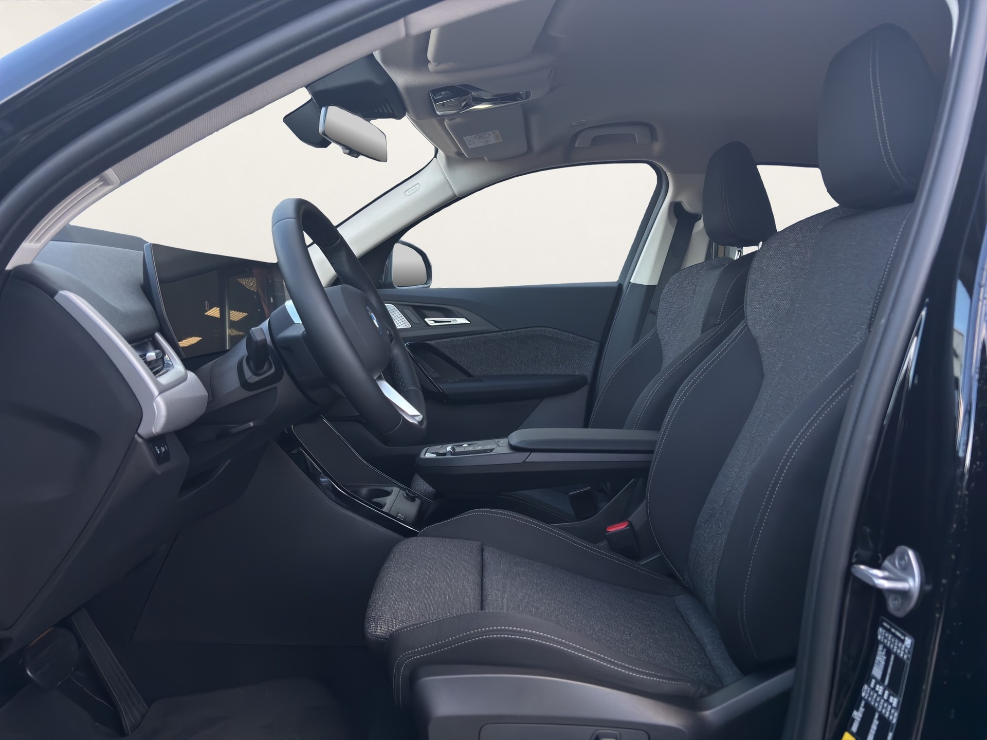 BMW iX2 xDrive 30-image-9