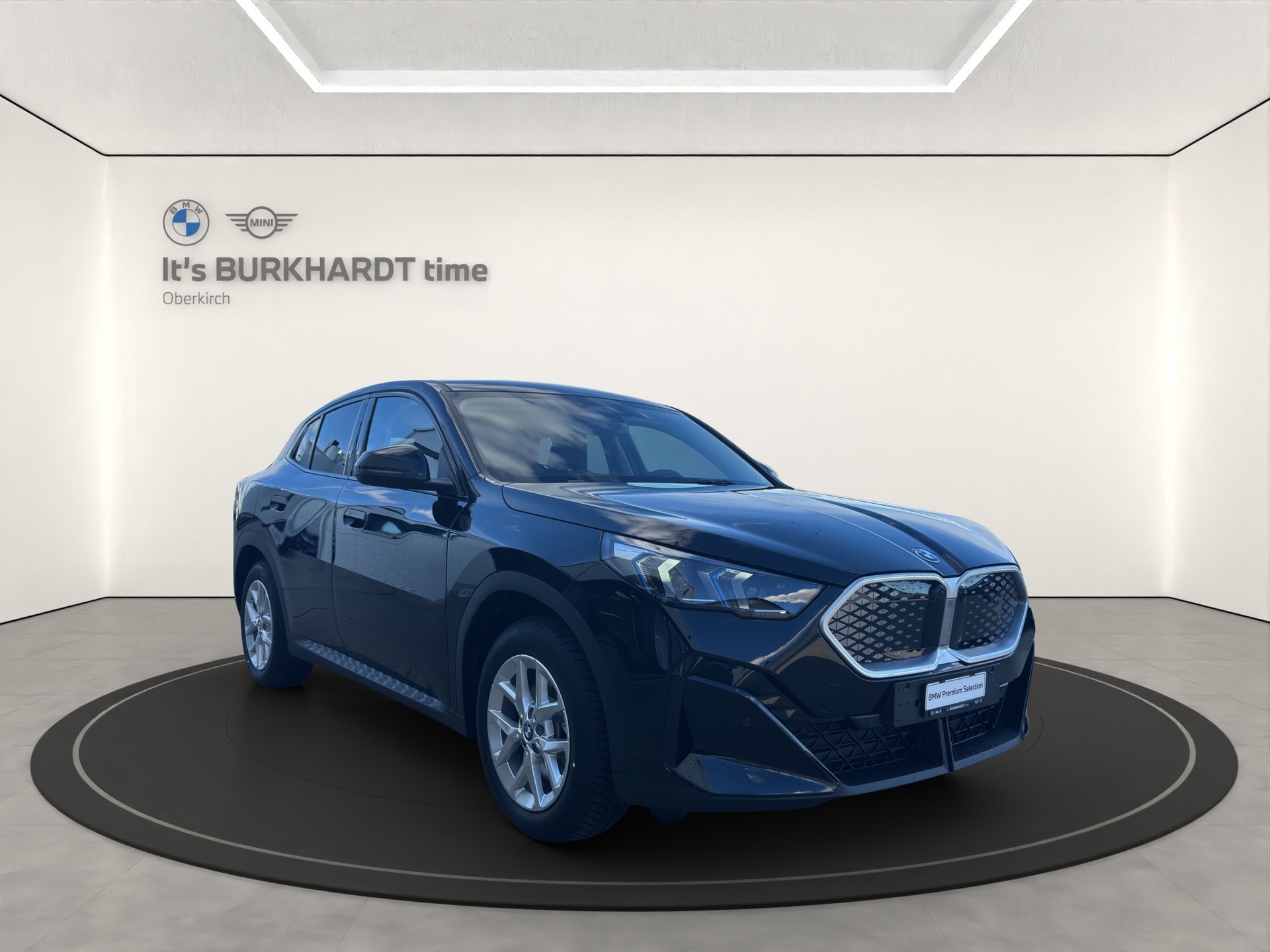 BMW iX2 xDrive 30-image-7