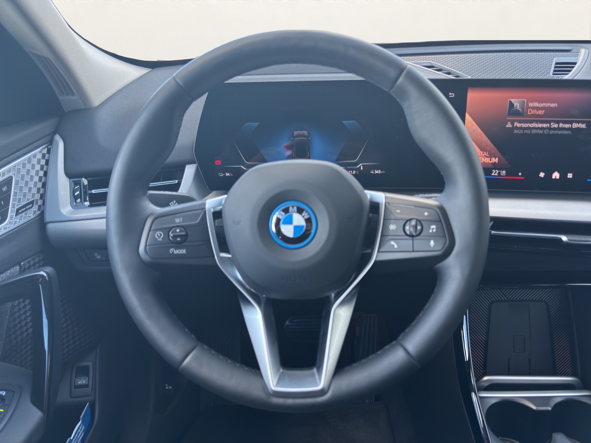BMW iX2 xDrive 30-image-10