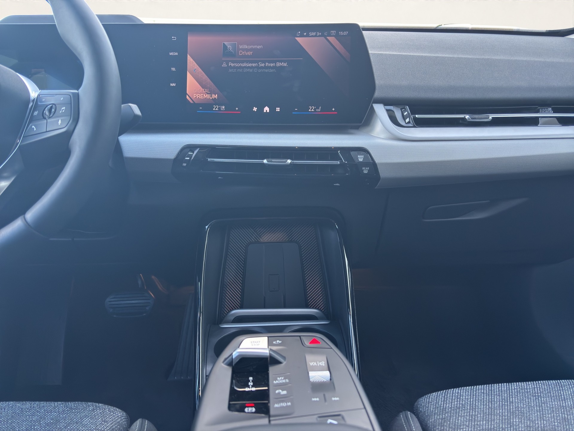 BMW iX2 xDrive 30-image-13