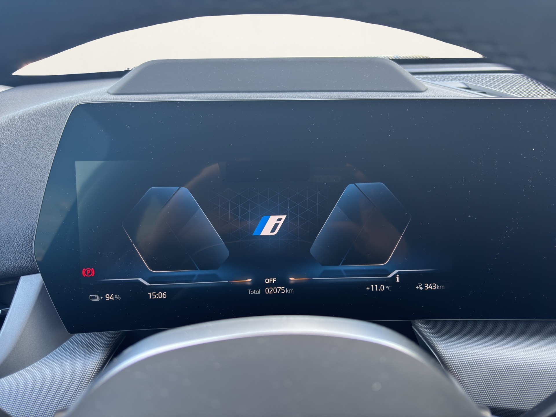 BMW iX2 xDrive 30-image-11