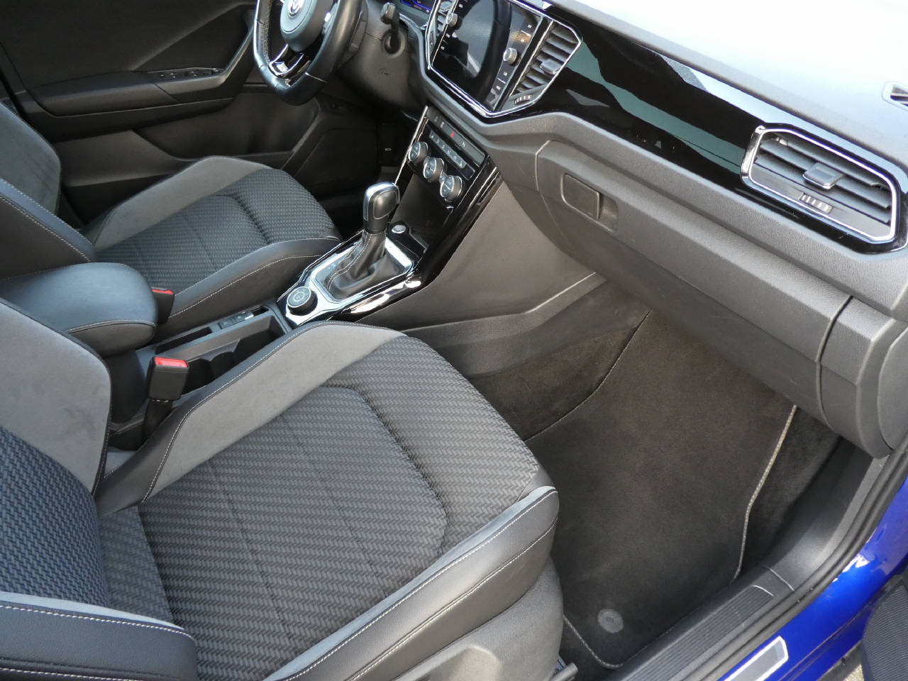 VW T-Roc 2.0 TSI R DSG 4motion-image-9