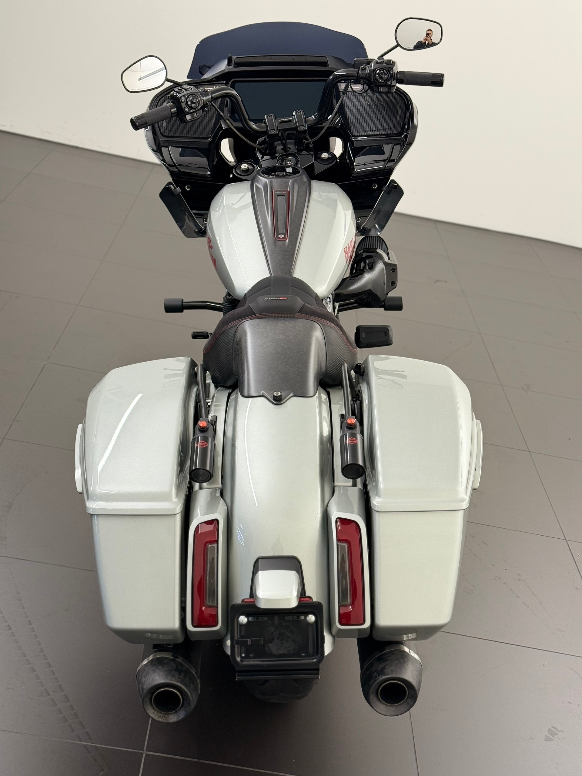 HARLEY-DAVIDSON Road Glide CVO ST 121-image-7
