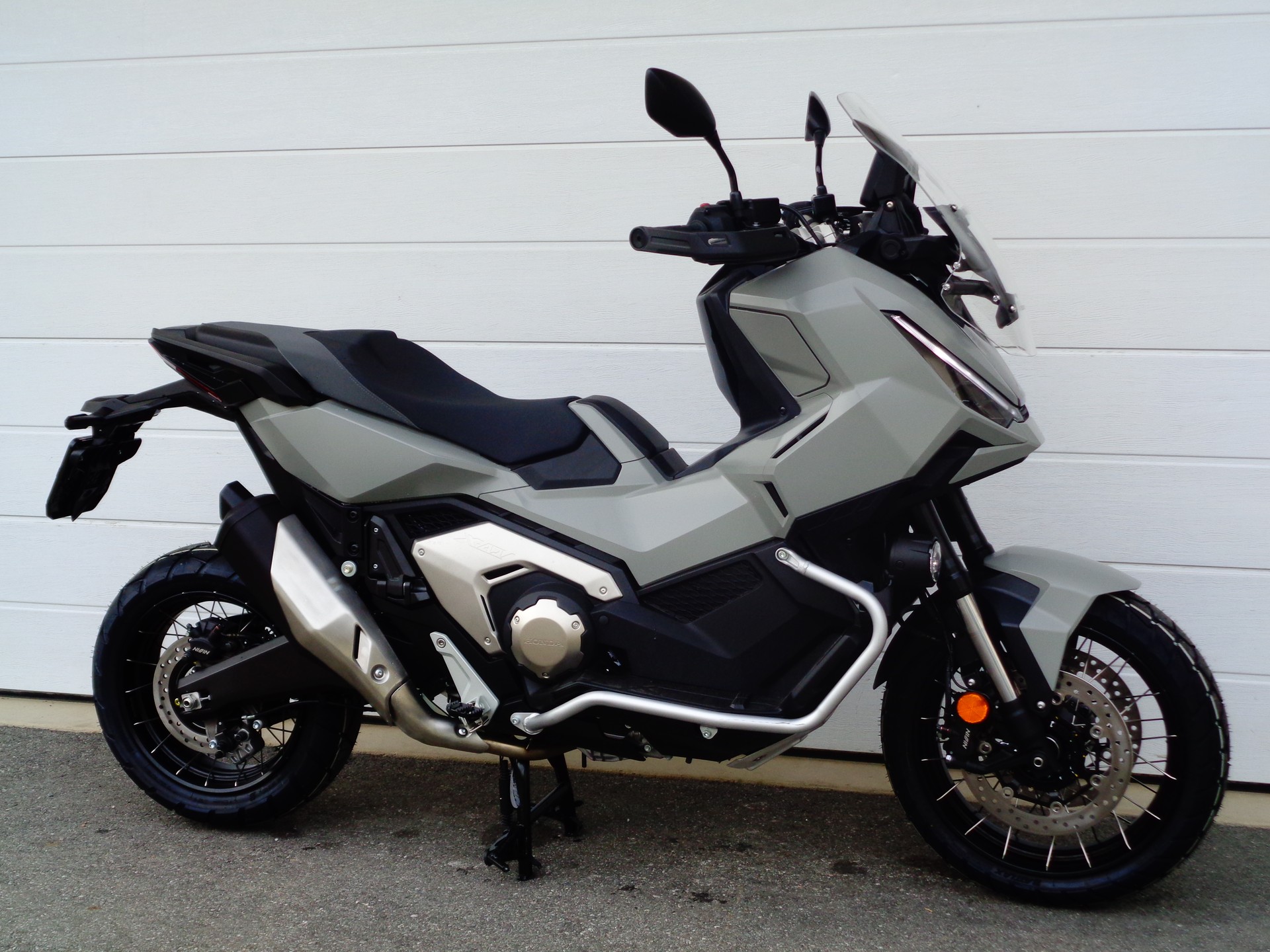 HONDA X-ADV 750-image-2