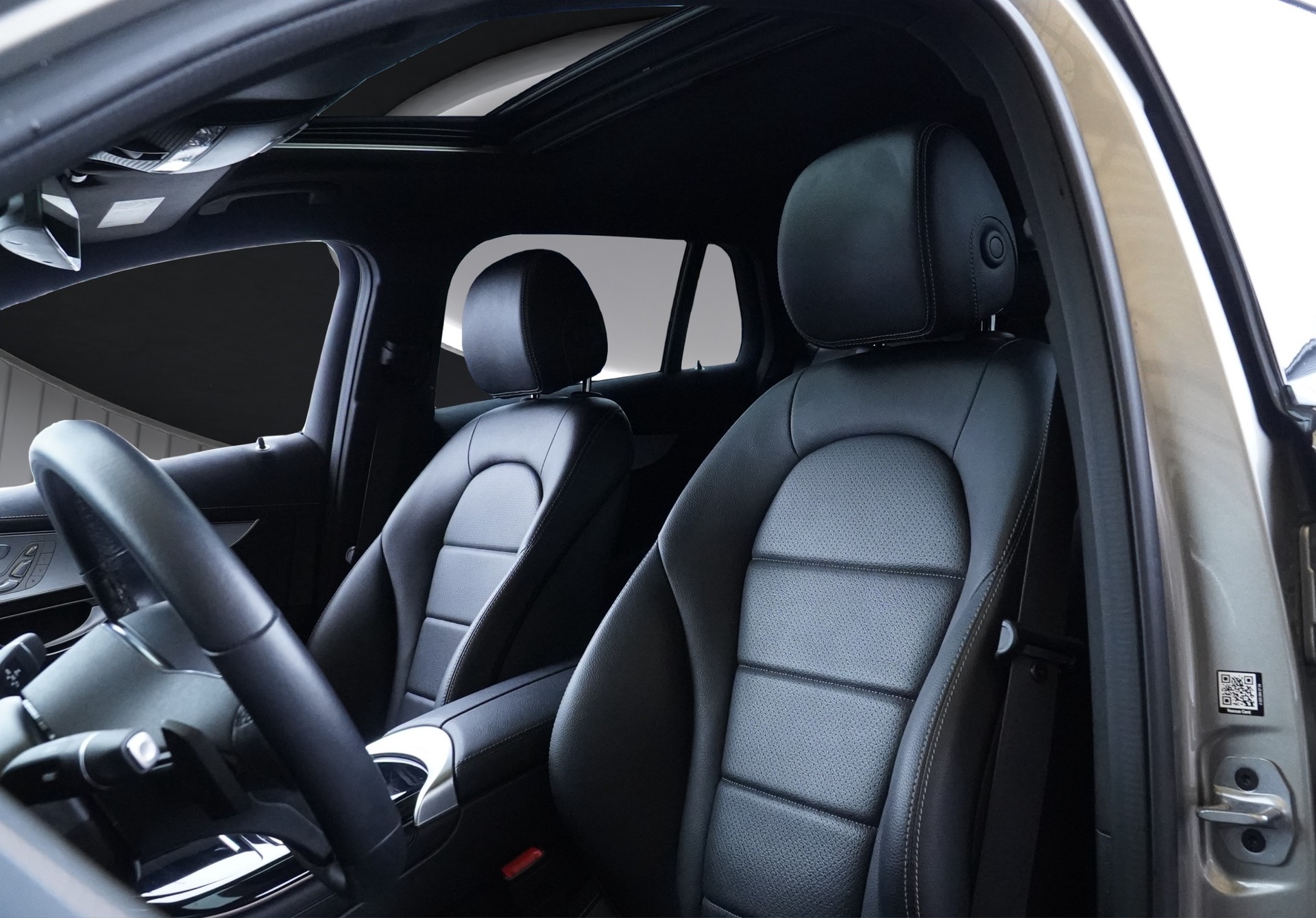 MERCEDES-BENZ EQC 400 4Matic EQ Star *CH Fahrzeug*-image-10
