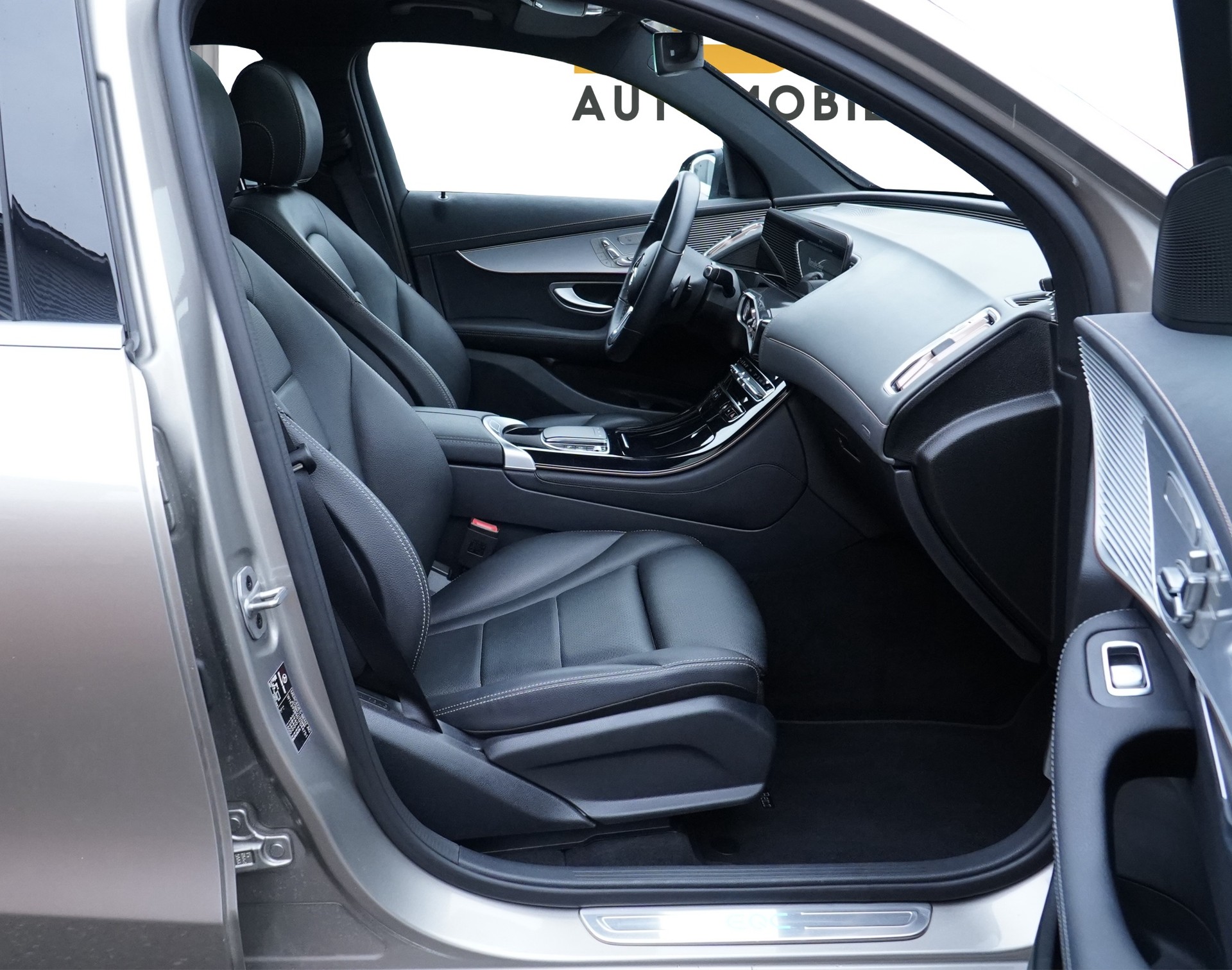 MERCEDES-BENZ EQC 400 4Matic EQ Star *CH Fahrzeug*-image-11