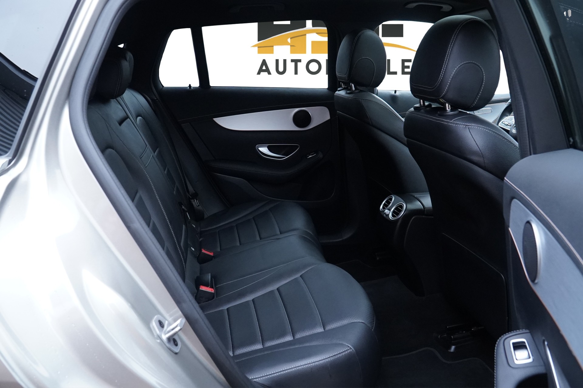 MERCEDES-BENZ EQC 400 4Matic EQ Star *CH Fahrzeug*-image-15