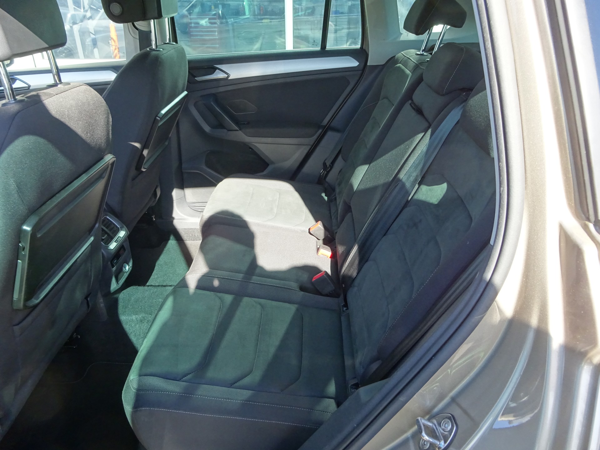 VW Tiguan 2.0 TDI SCR Sound 4Motion DSG-image-11