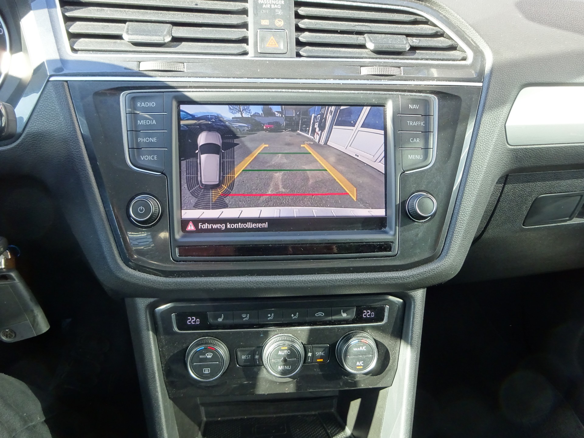 VW Tiguan 2.0 TDI SCR Sound 4Motion DSG-image-6