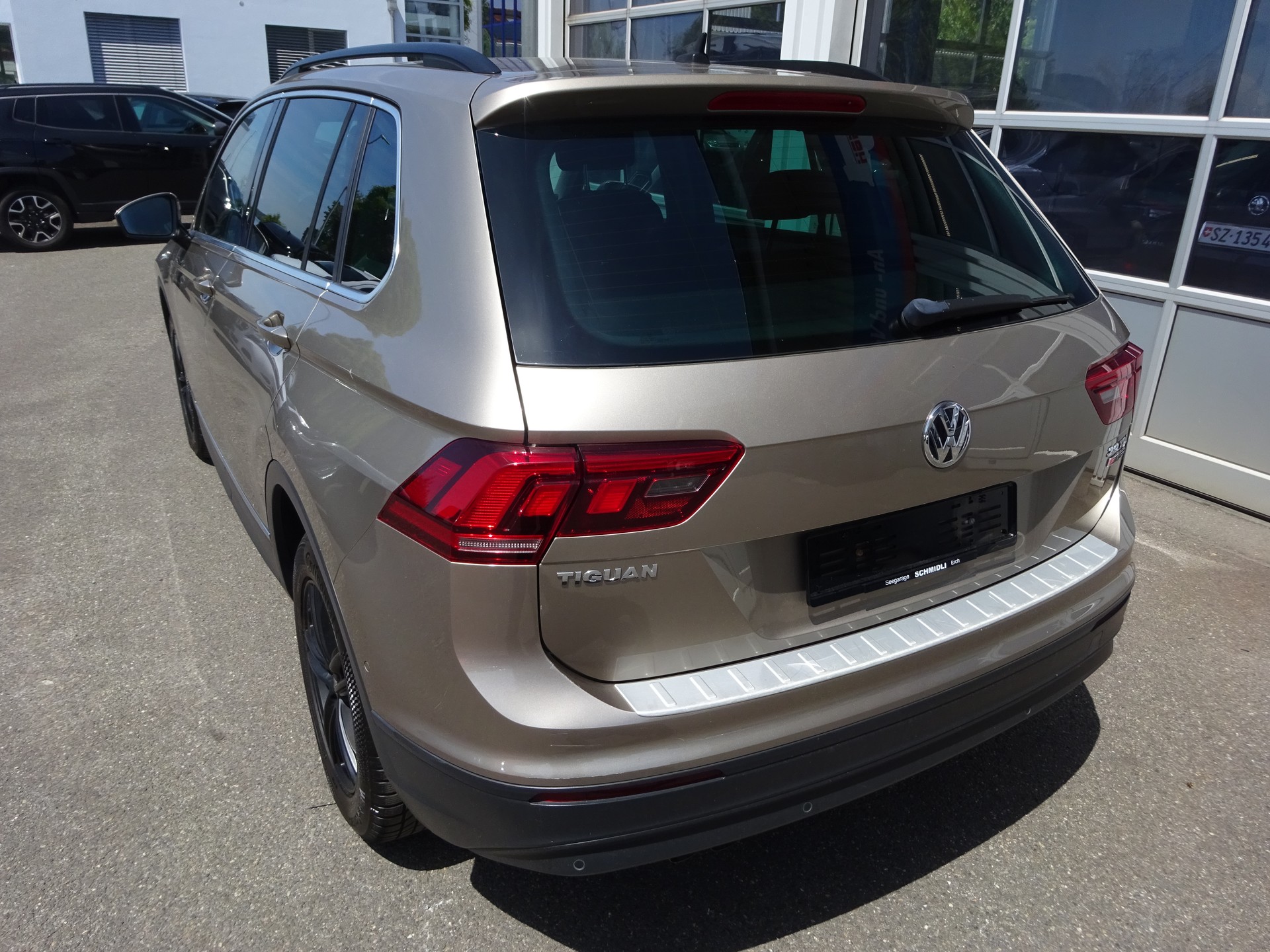VW Tiguan 2.0 TDI SCR Sound 4Motion DSG-showroom-element-1
