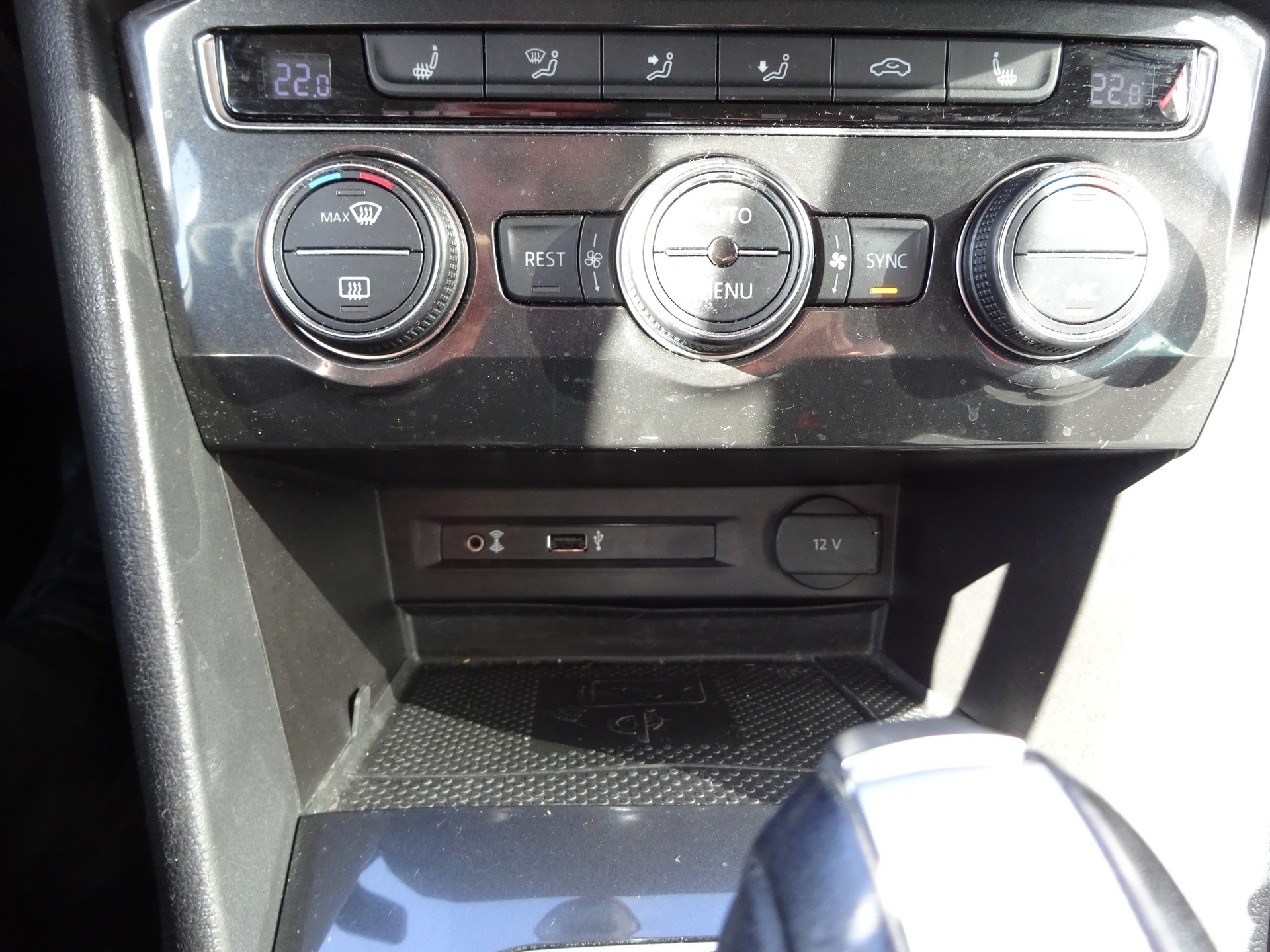 VW Tiguan 2.0 TDI SCR Sound 4Motion DSG-image-7