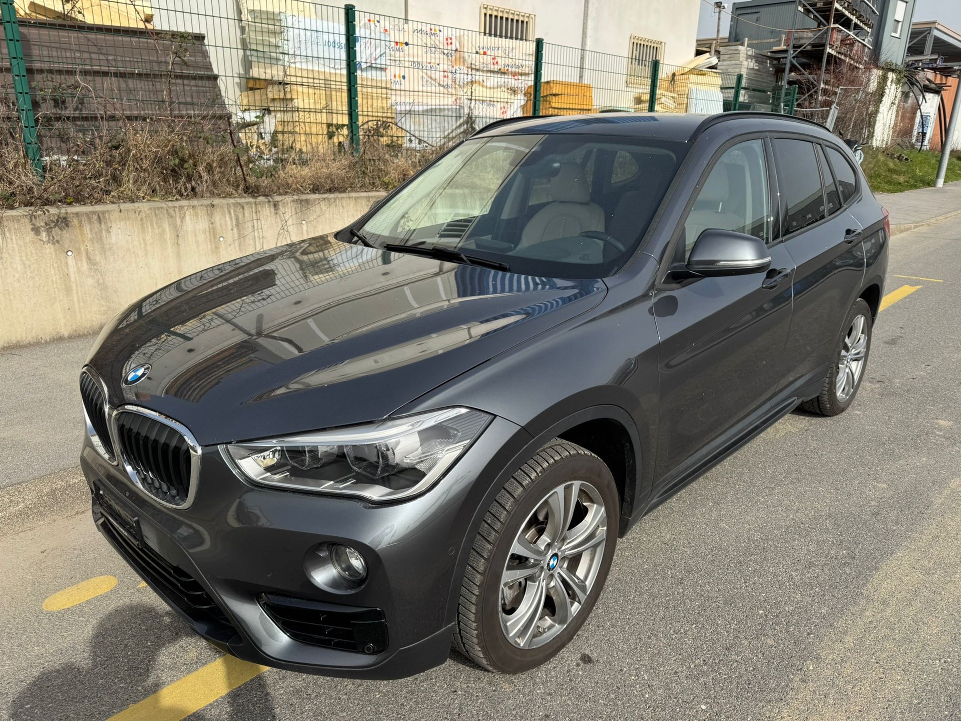 BMW X1 xDrive 20i Steptronic-image-1