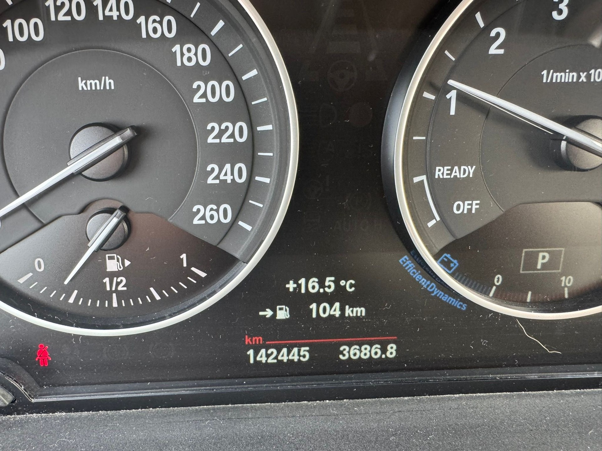 BMW X1 xDrive 20i Steptronic-image-9