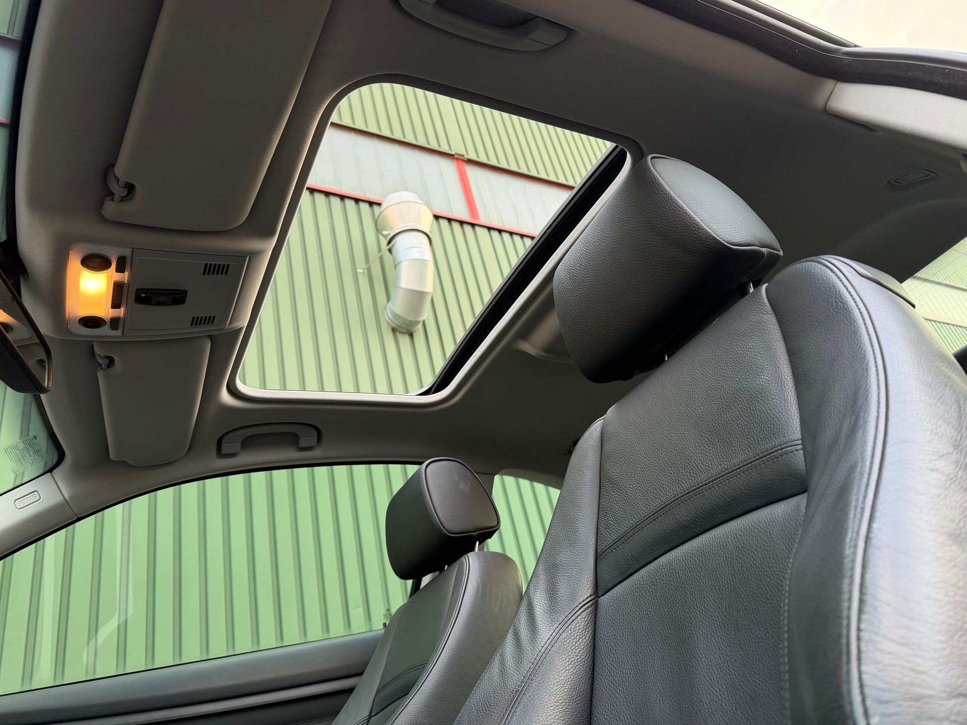 BMW 320i Coupé Steptronic-image-10