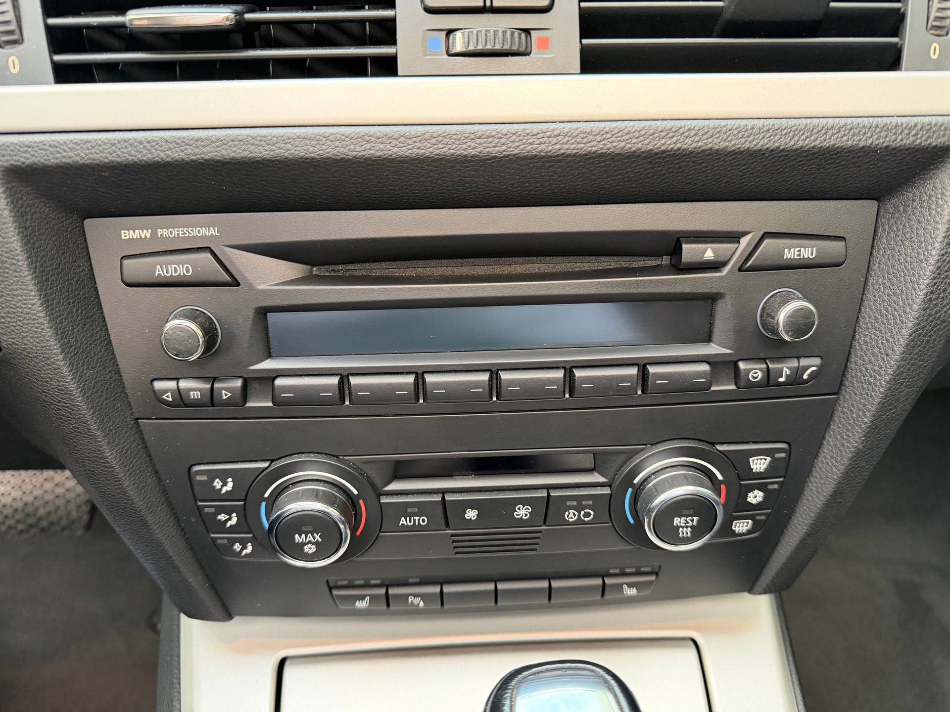 BMW 320i Coupé Steptronic-image-16