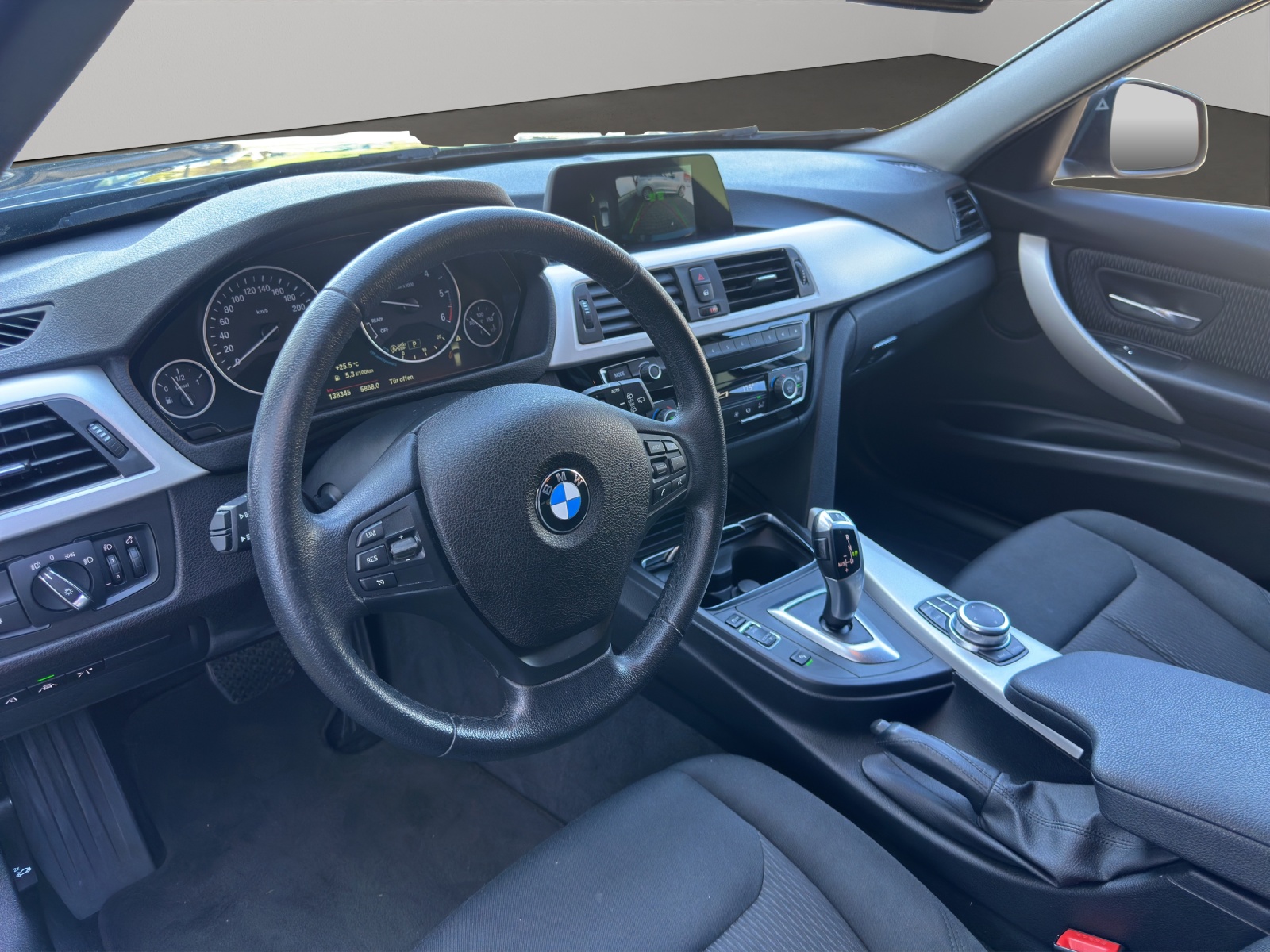 BMW 316d Touring Business Steptronic-image-9