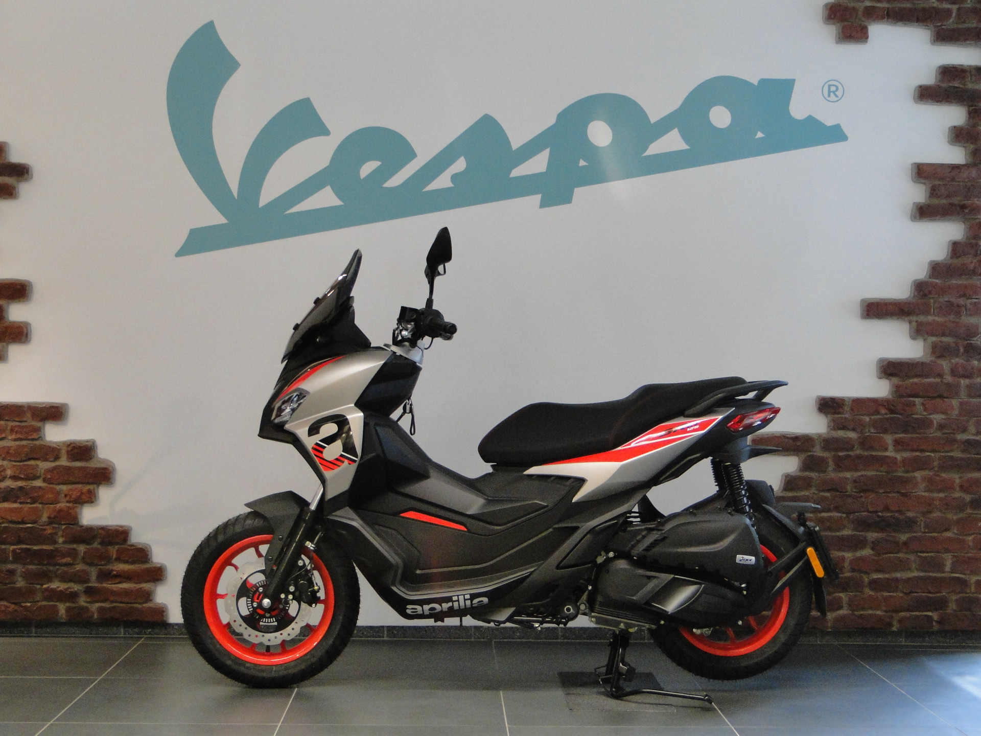 APRILIA SR GT 125 Sport
