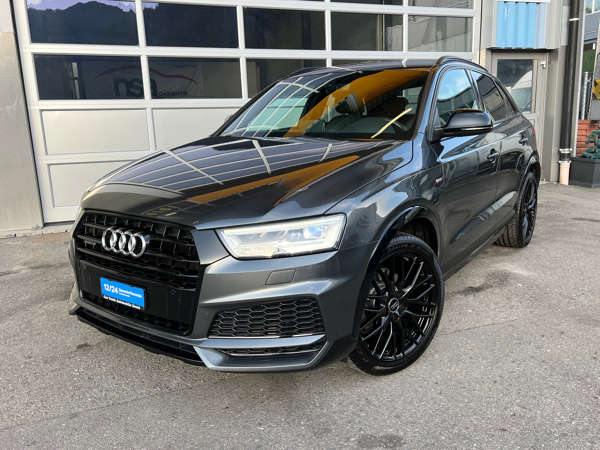 AUDI Q3 2.0 TDI sport S-Line 4x4 S-tronic *** Navigation * Teilleder * AHK 2000 kg. * frisch ab MFK * 1 Jahr Garantie möglich **-showroom-element-1