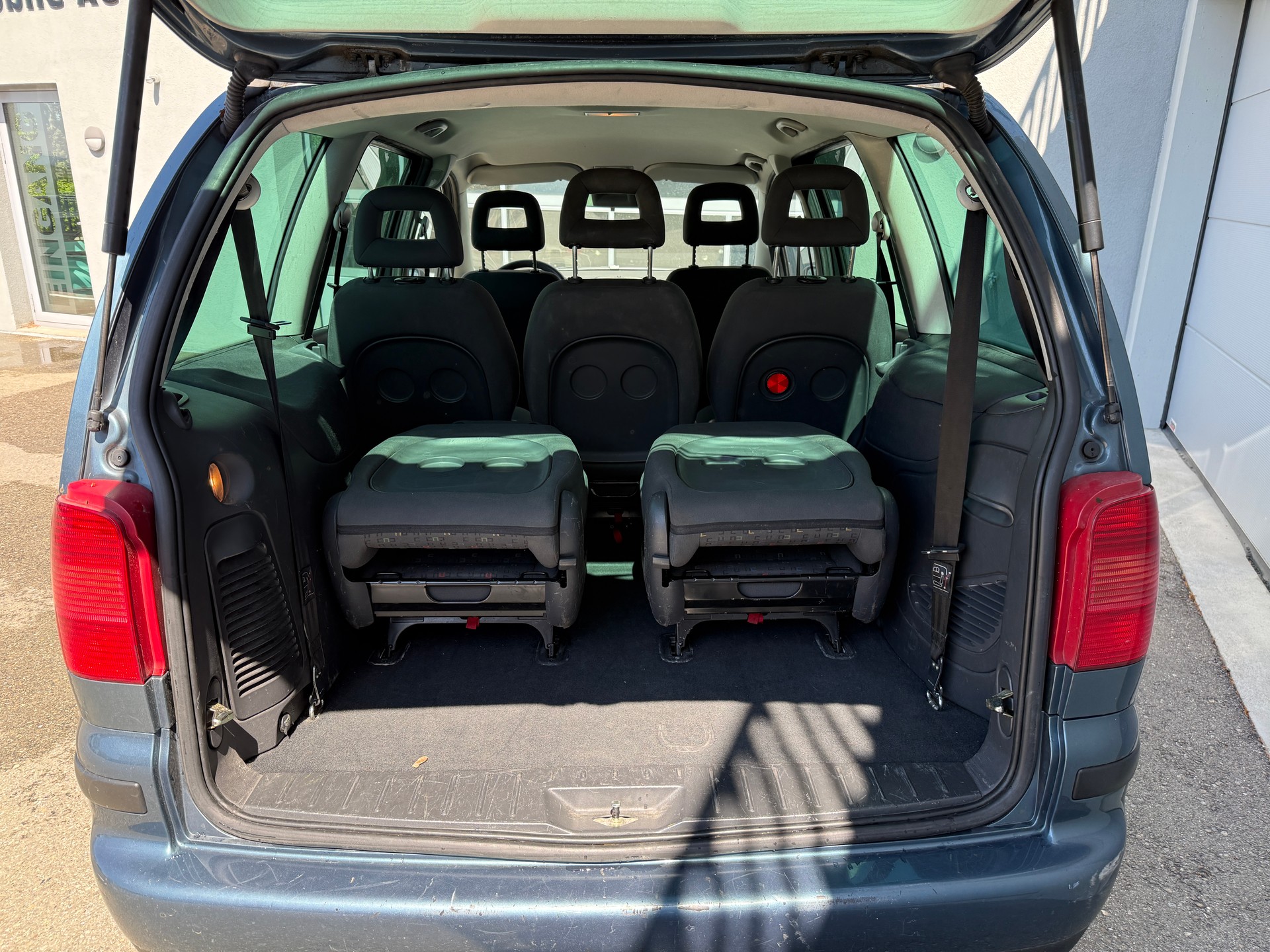 VW Sharan 1.9 TDI 7-Plätzer-image-10