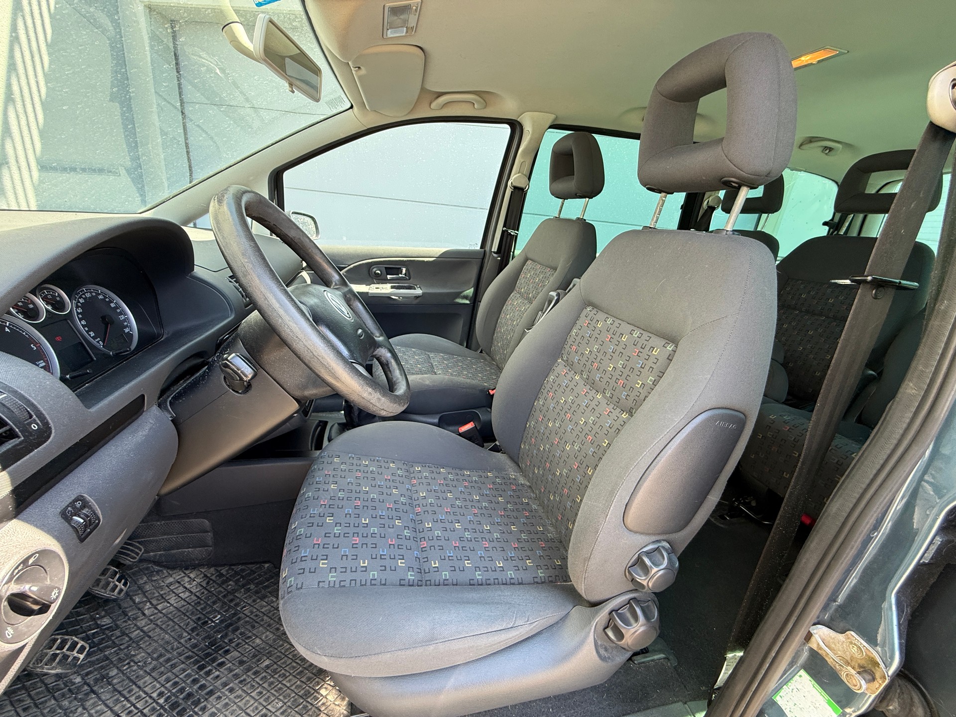 VW Sharan 1.9 TDI 7-Plätzer-image-12